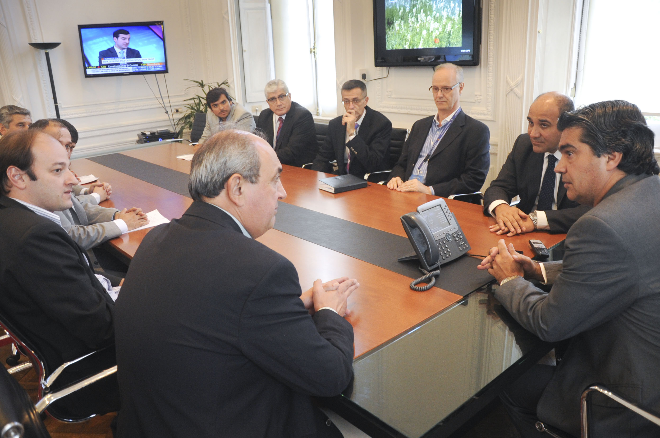 Capitanich y Manzur junto a representantes comunales