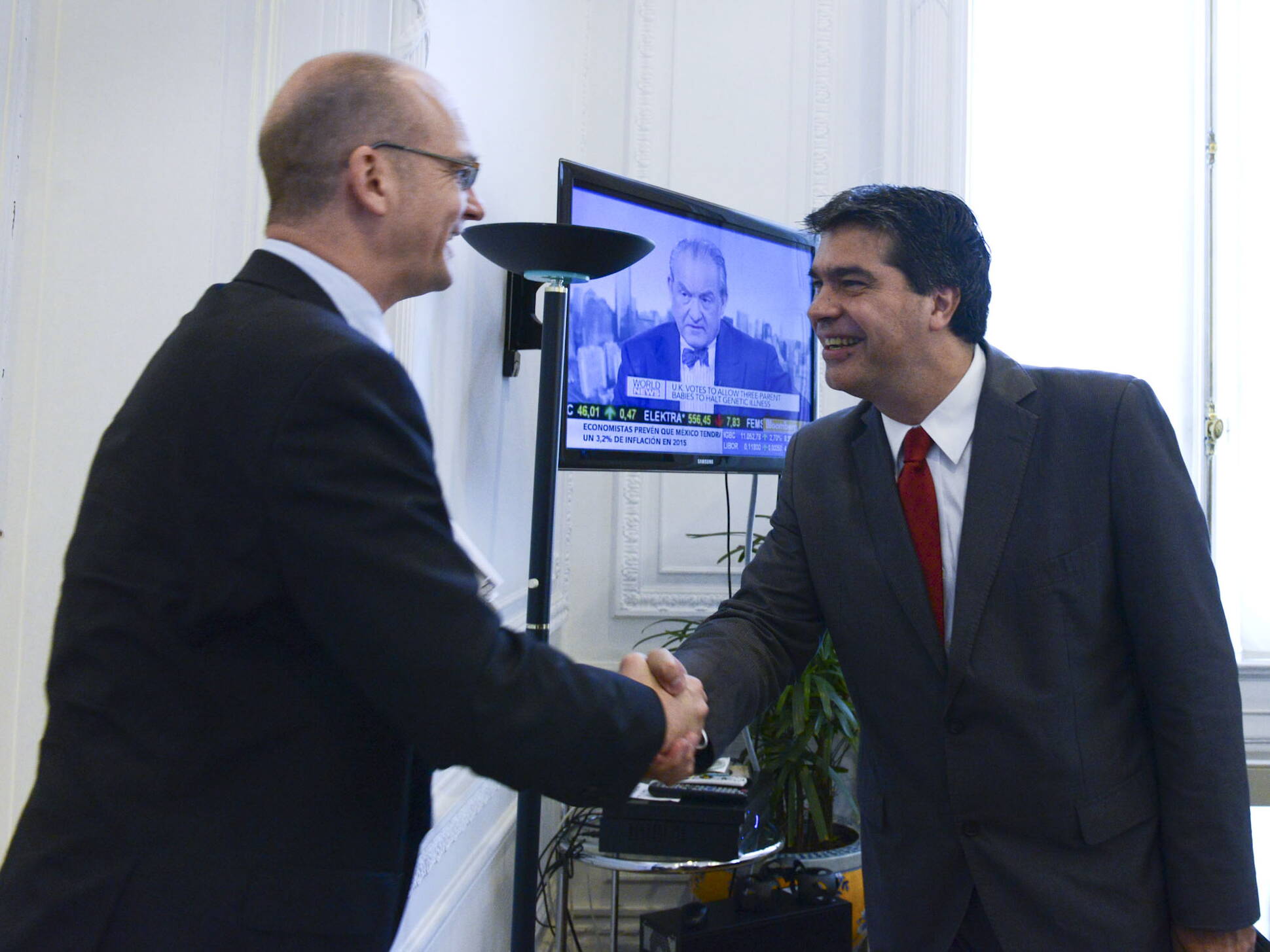 El jefe de Gabinete de Ministros, Jorge Capitanich, recibe en su despacho de la Casa Rosada, a Jesko