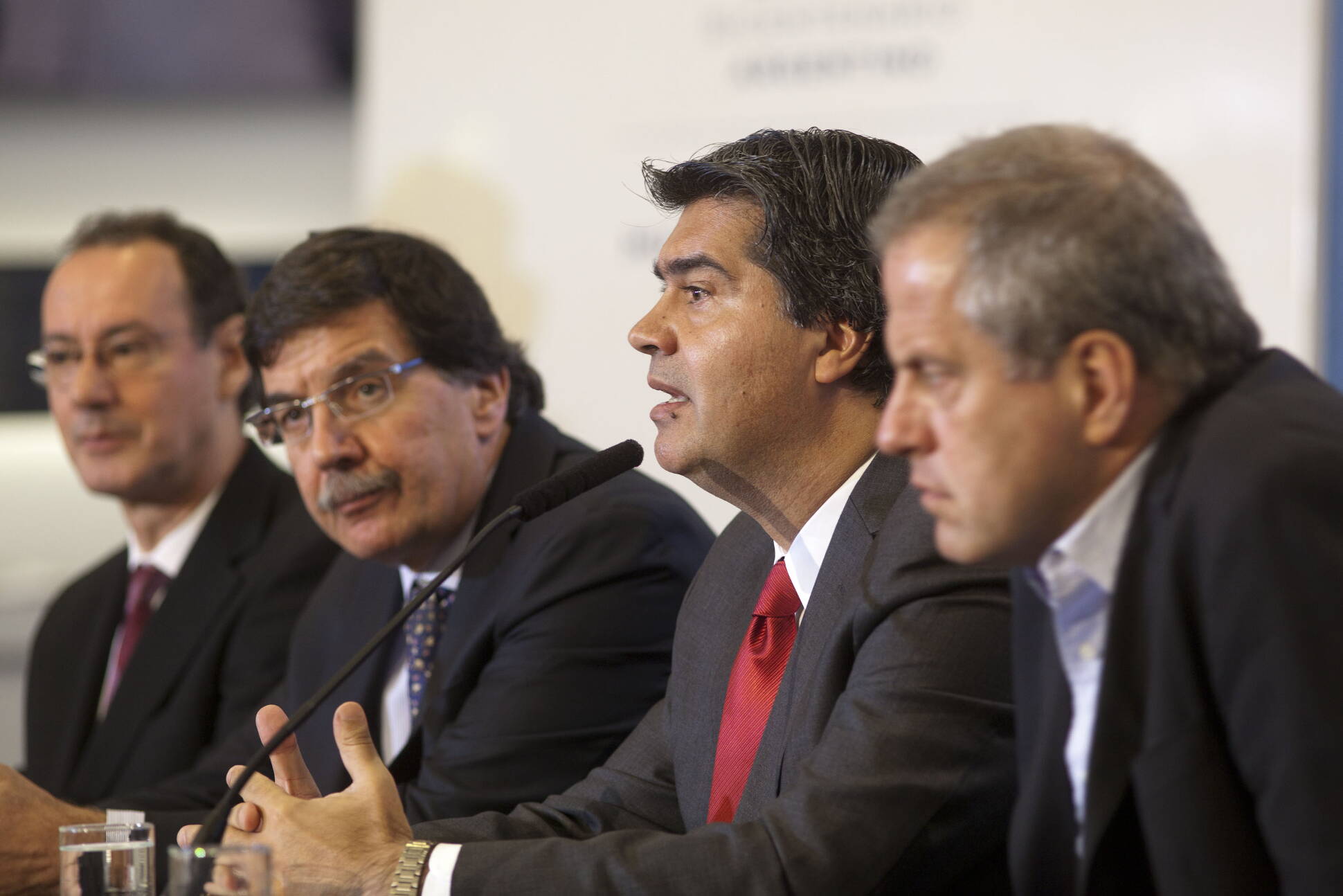 El jefe de Gabinete y el ministro Sileoni, en el Encuentro con rectores de Universidades Nacionales.
