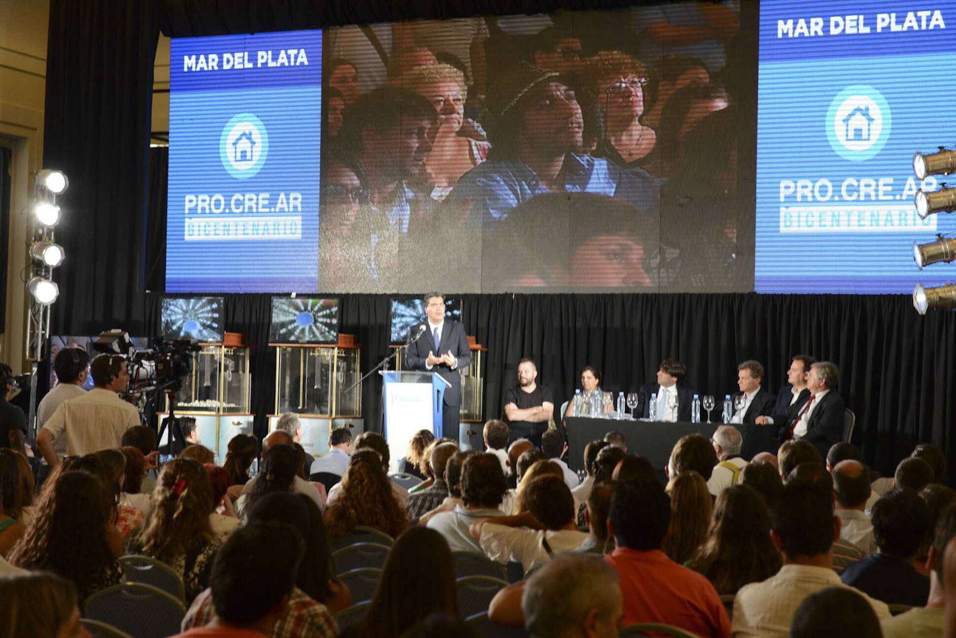Capitanich encabezó el sorteo del Plan ProCreAr, en Mar del Plata.