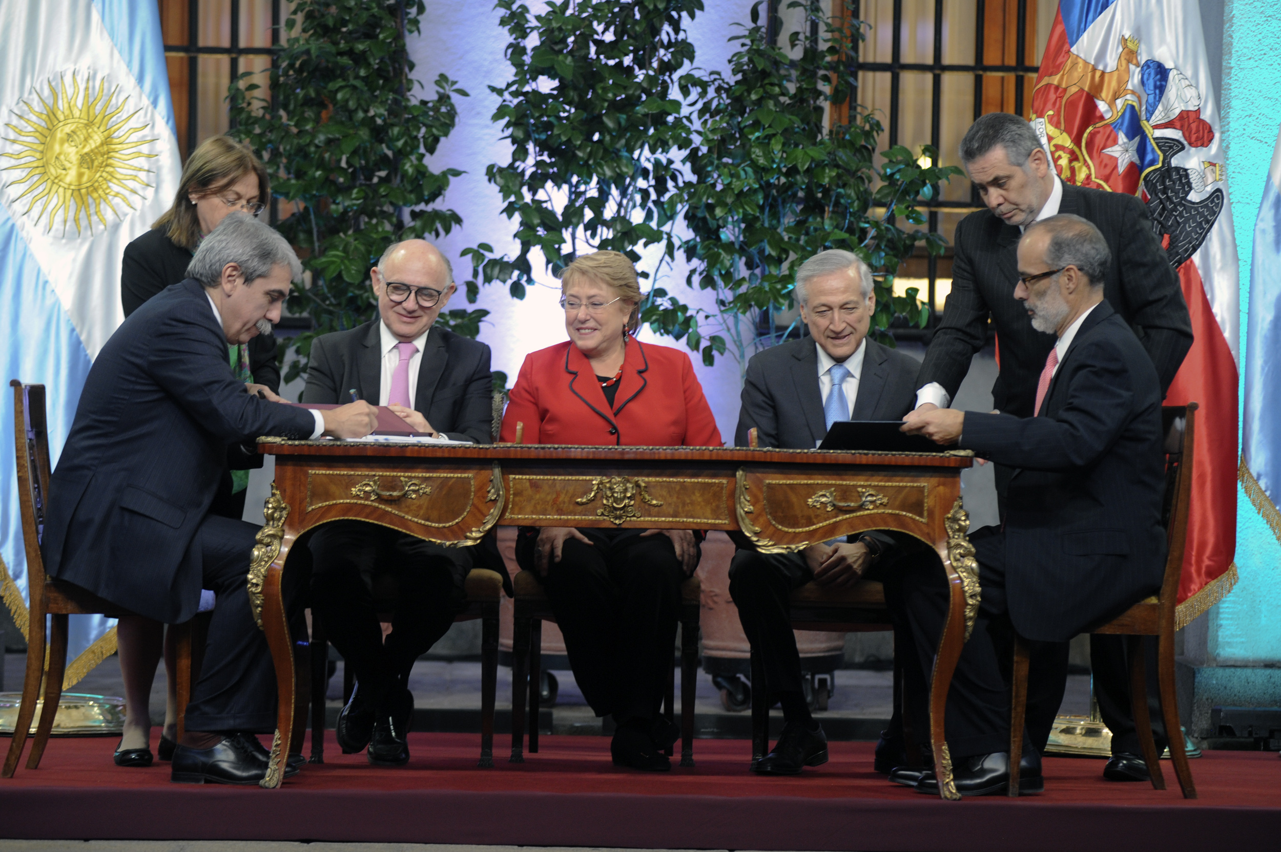 Aníbal Fernández, Héctor Timerman, Michele Bachelet y ministros chilenos