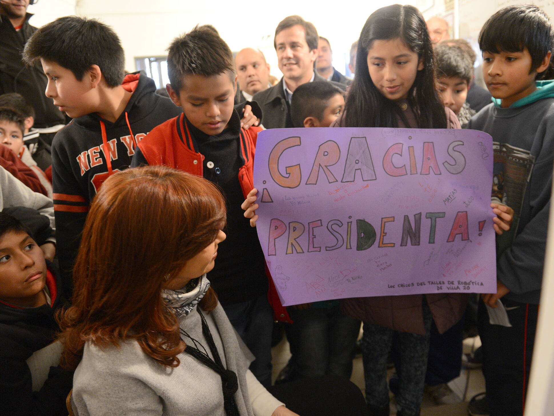 Cristina Fernández con alumnos de la Villa 20