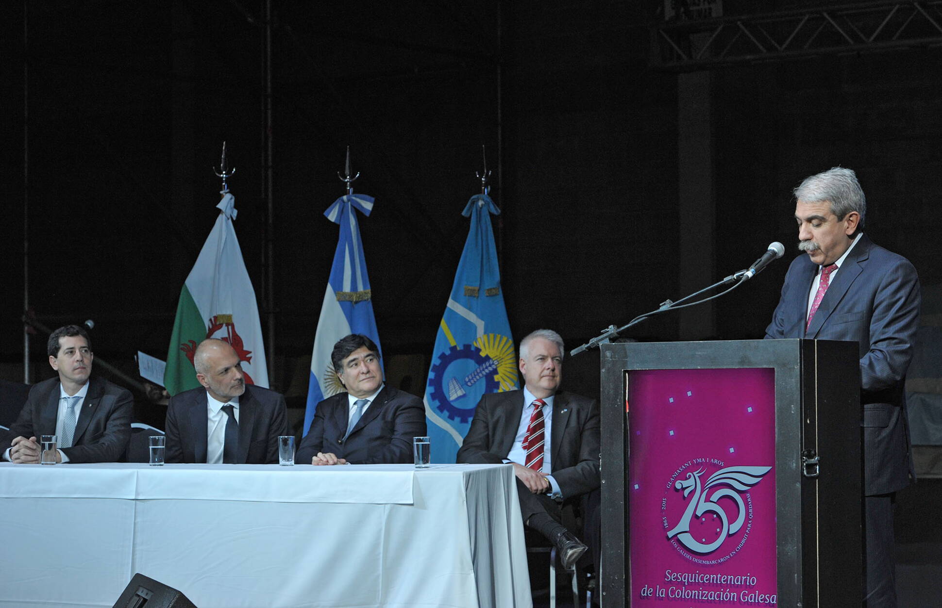 Aníbal Fernández y funcionarios nacionales celebran la Gesta Galesa en Puerto Madryn