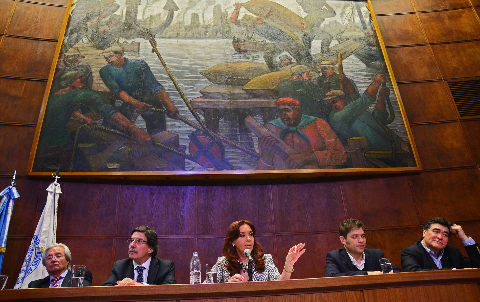 Cristina Fernández, Alberto Sileoni, Axel Kicillof, Carlos Zannini y el decano de la Facultad de Odontología de la UBA