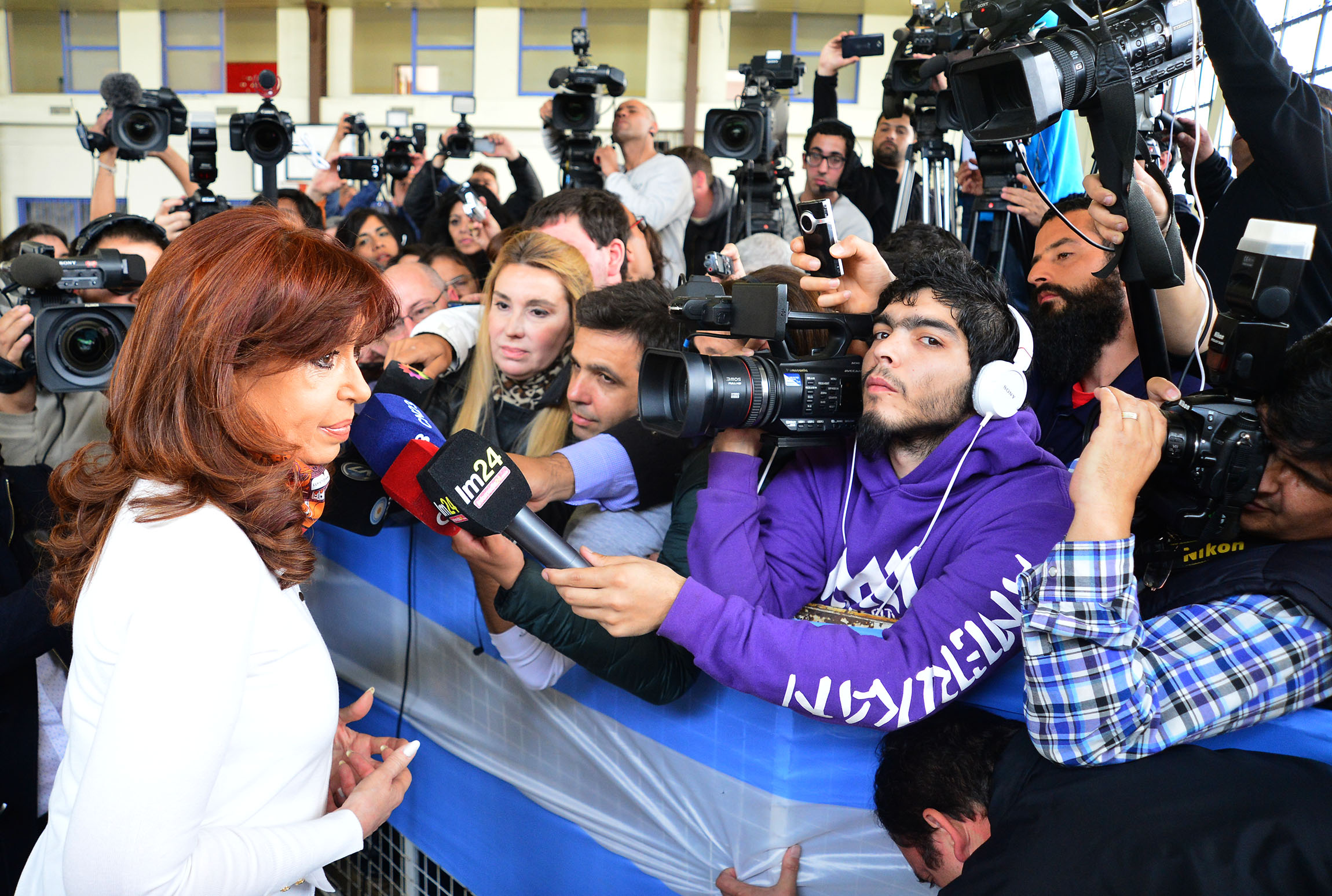 Cristina Fernández dialoga con la prensa en Río Gallegos