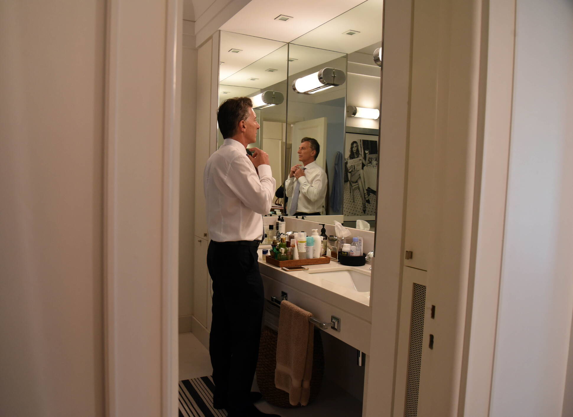 Mauricio Macri en la intimidad de su departamento