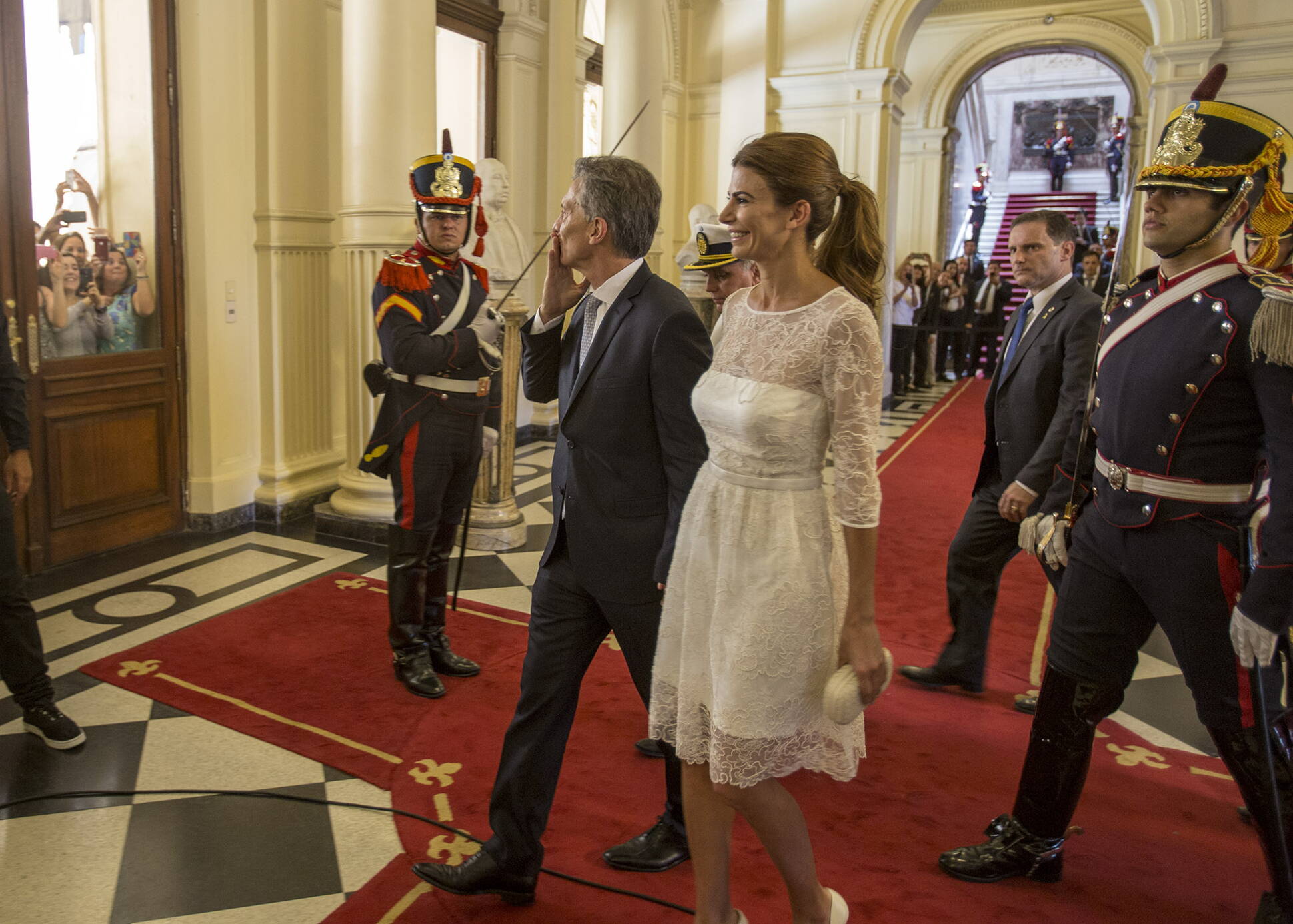 Mauricio Macri y Juliana Awada arriban a Casa Rosada