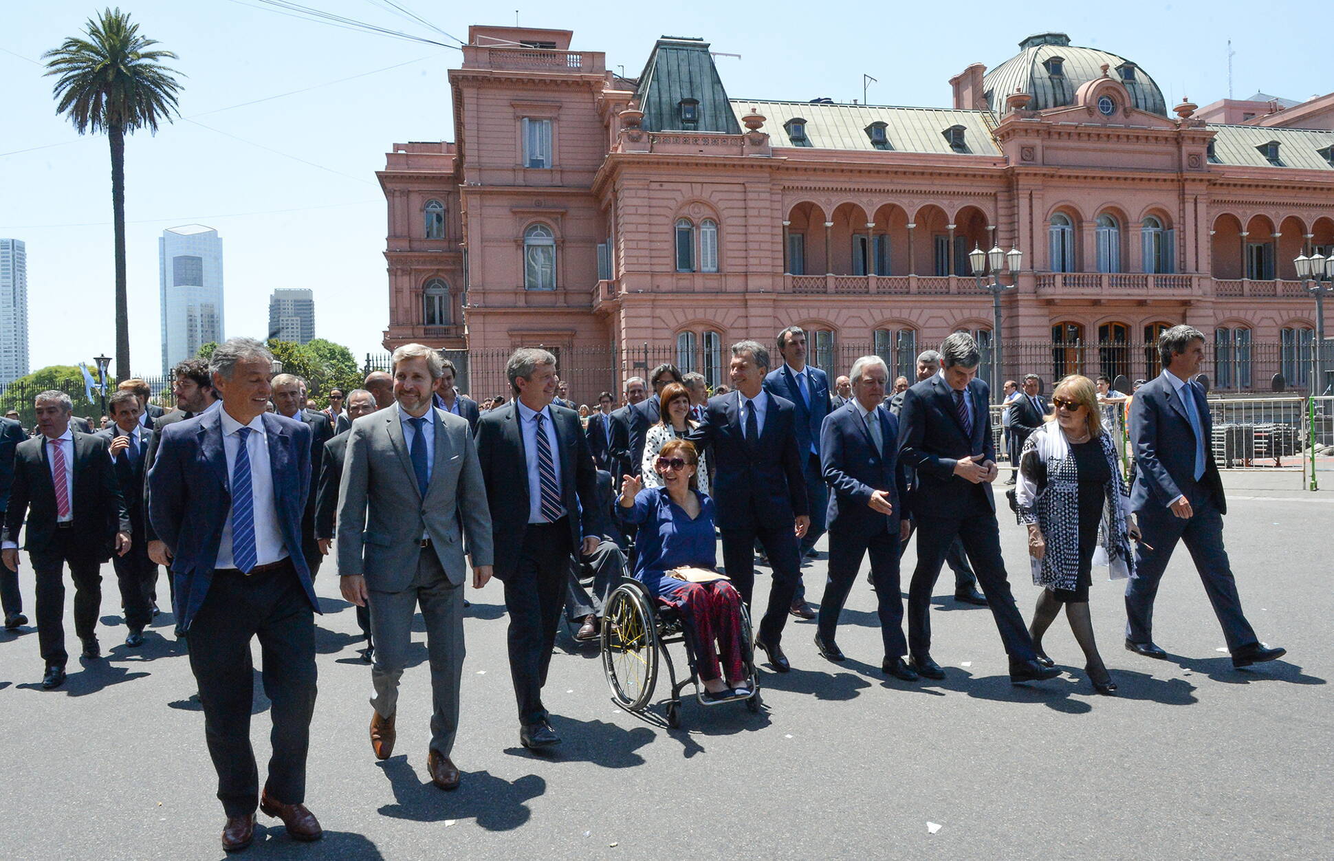 Mauricio Macri, Gabriela Michetti y el Gabinete nacional rumbo a la Catedral