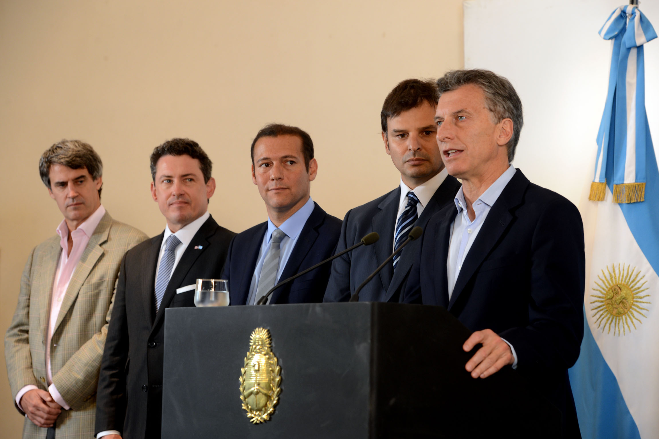 El presidente Mauricio Macri anunció hoy la firma de un acuerdo comercial entre YPF y Dow Argentina.