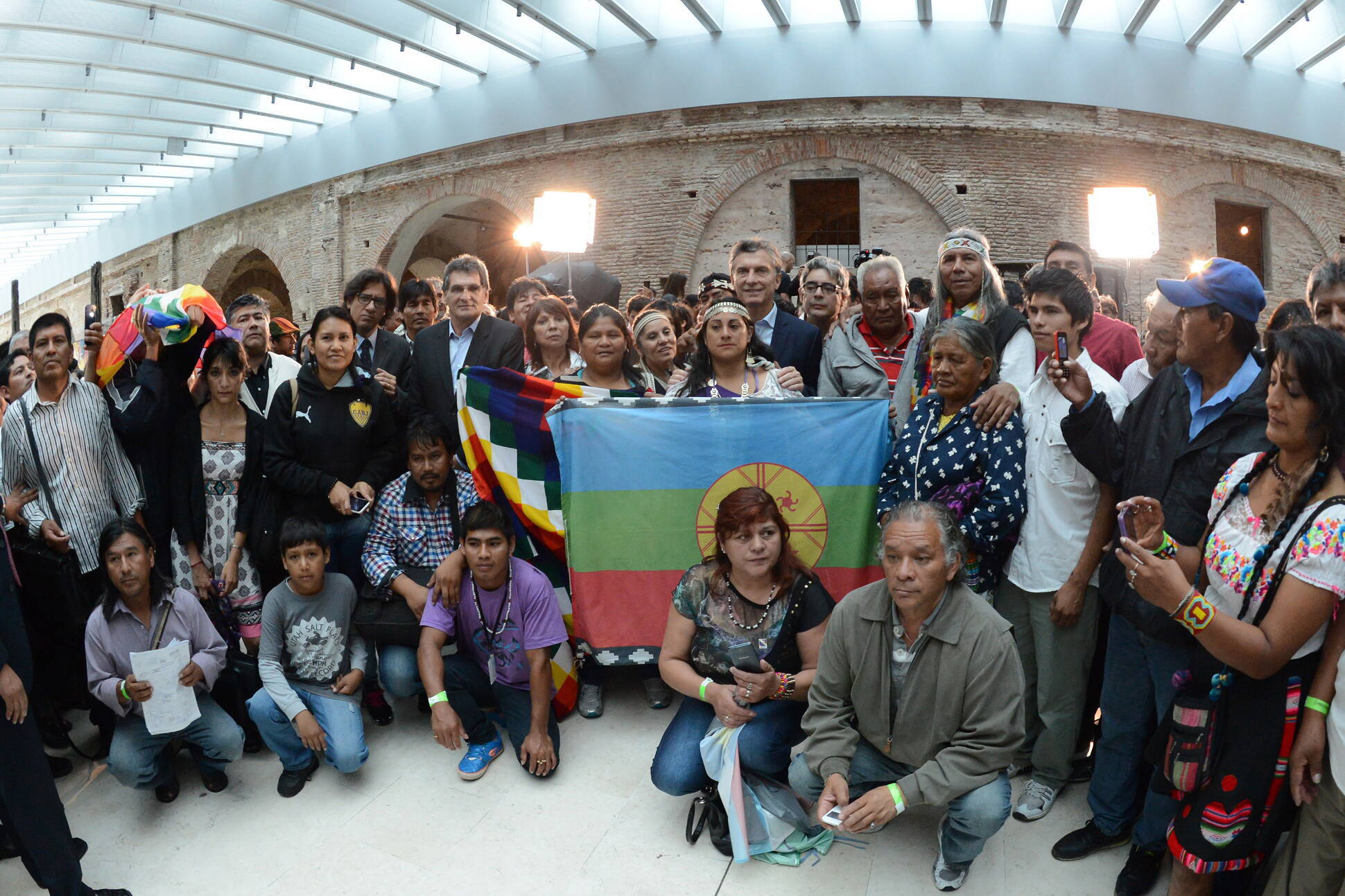 El presidente Mauricio Macri  se reunió con representantes de pueblos originarios en el Museo del Bi