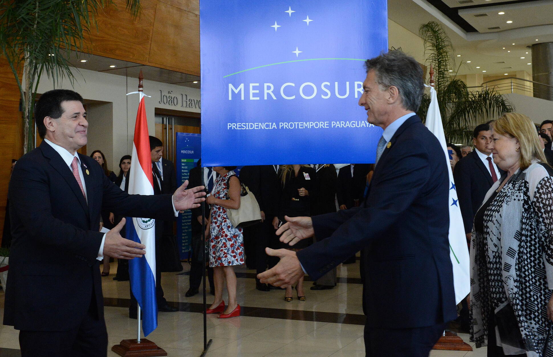 El Presidente arriba a la 49° Cumbre de Jefes y Jefas de Estados partes y Estados Asociados,Paraguay