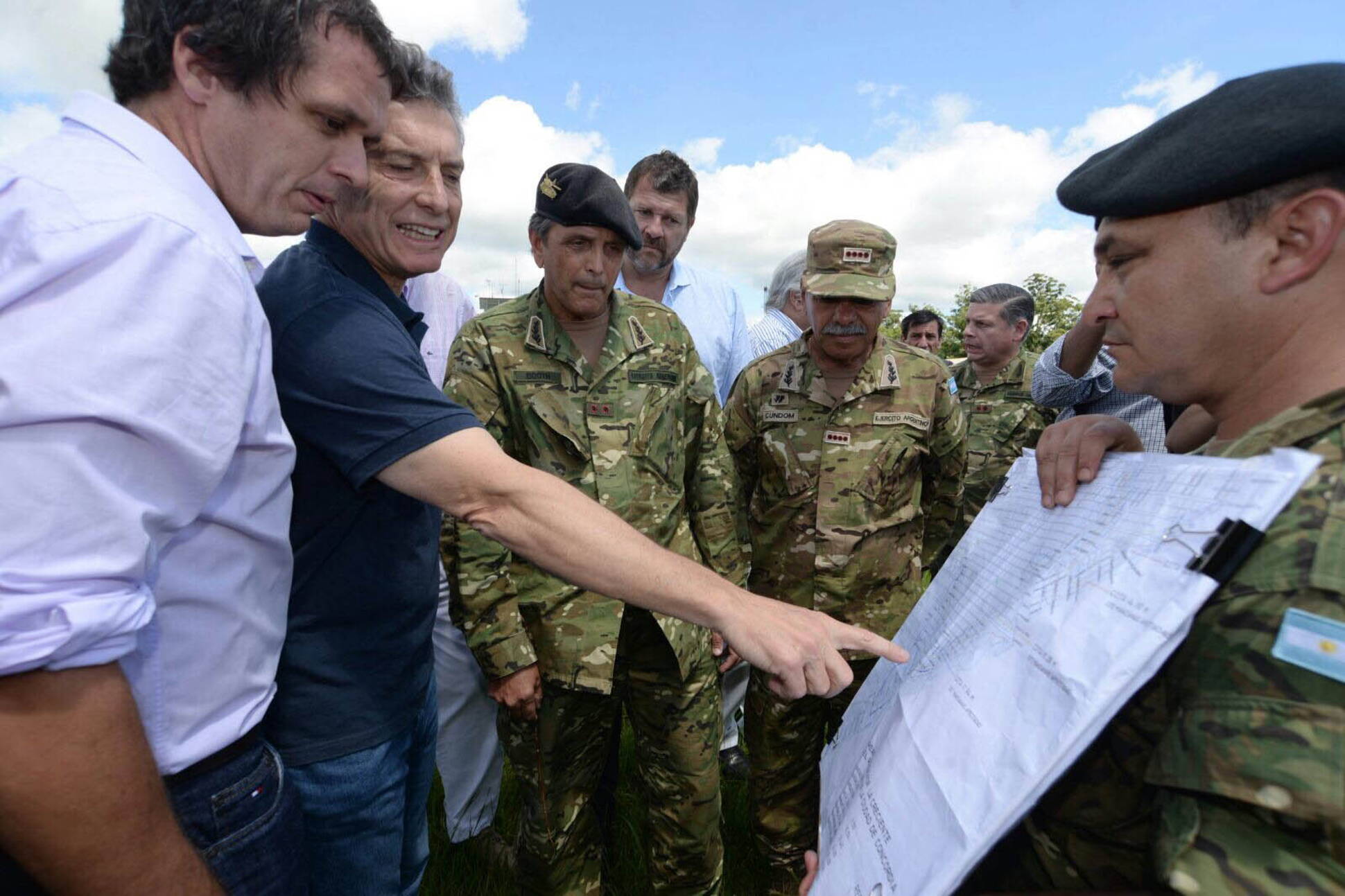 El Presidente evalúa los daños de lasinundaciones e Concordia