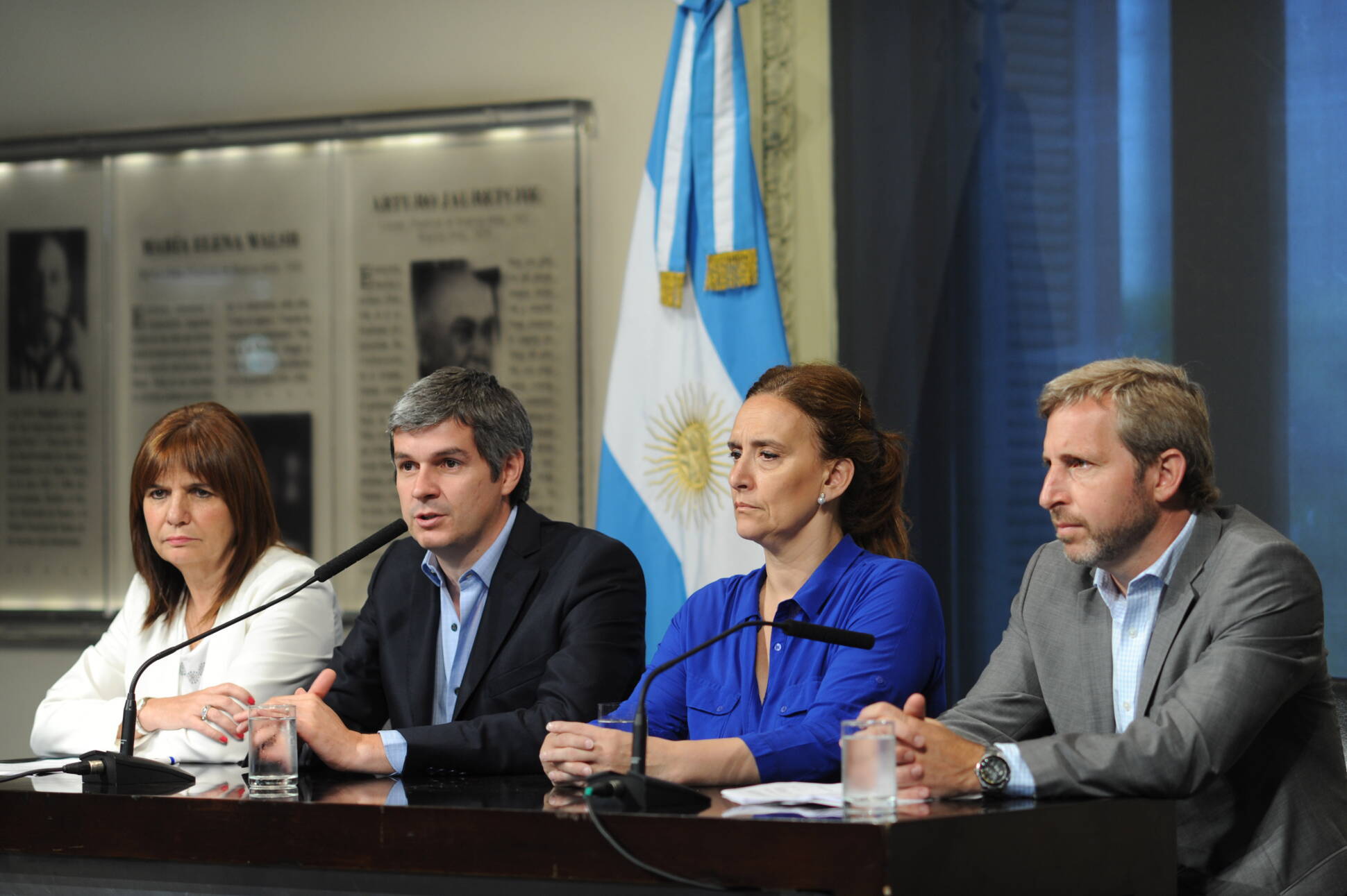 La Vicepresidente y el jefe de Gabinete encabezaron la conferencia de prensa sobr el Sistema Federal de Emergencia