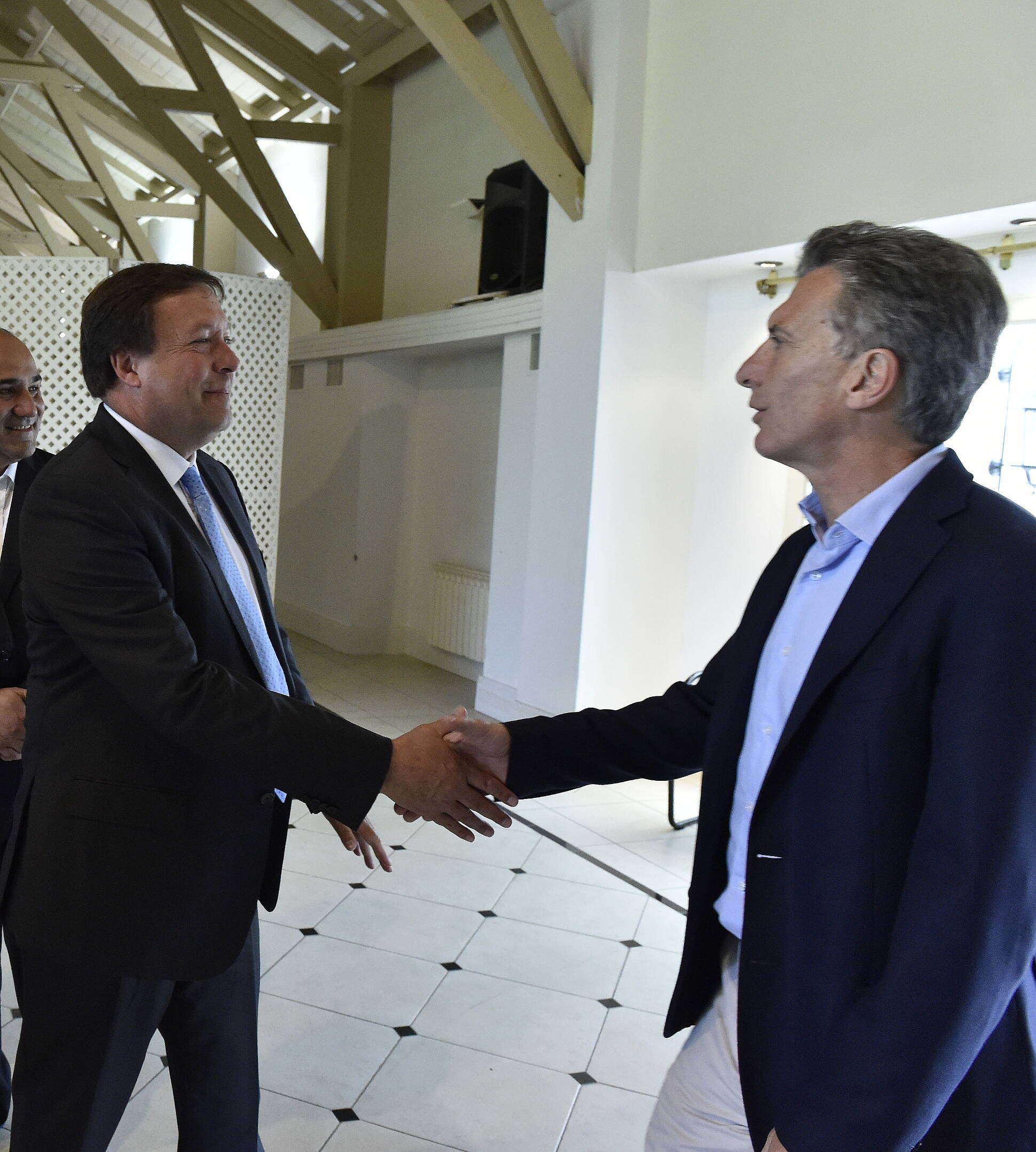 Mauricio  Macri junto al gobernador de Río Negro, Alberto Weretilneck