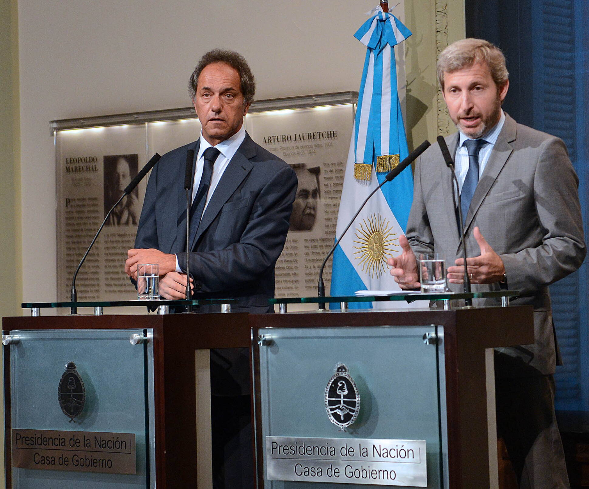 Conferencia de prensa del ministro de Interior, Rogelio Frigerio, y Daniel Scioli, en Casa Rosada.