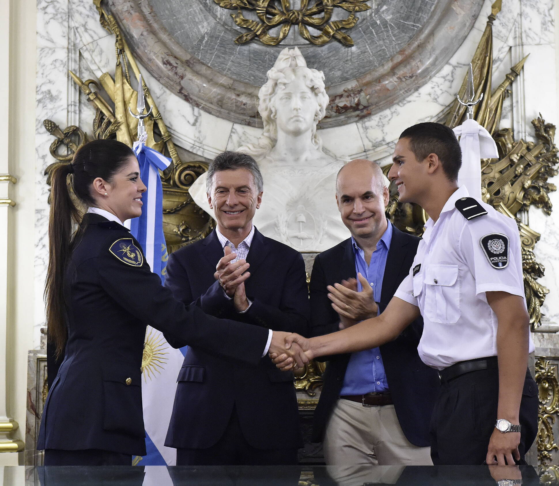 El Presidente firmó el convenio  de traspaso de parte de la de la Policía Federal a la Ciudad de Buenos Aires.