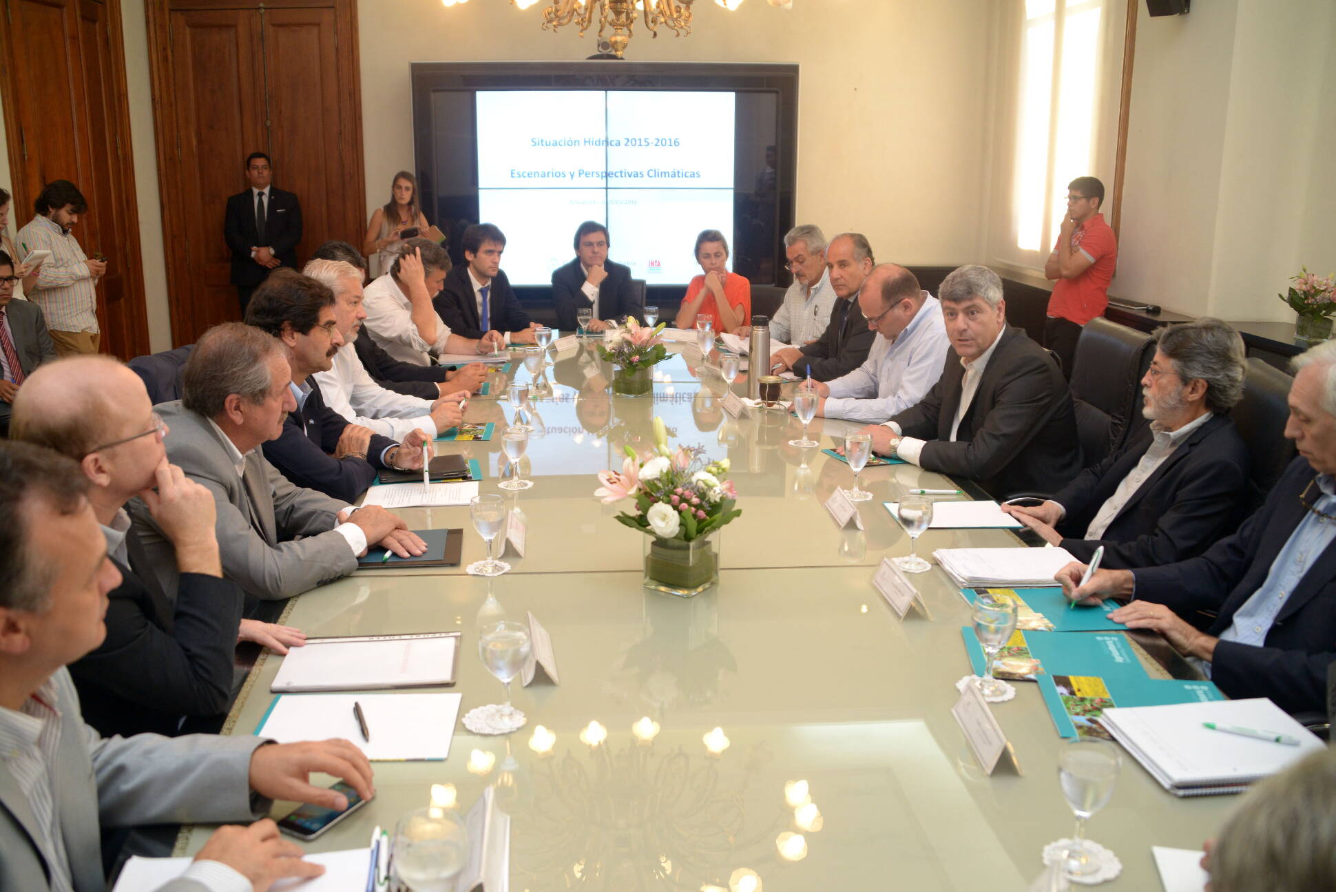Ricardo Buryaile con representantes de provincias afectadas por inundaciones