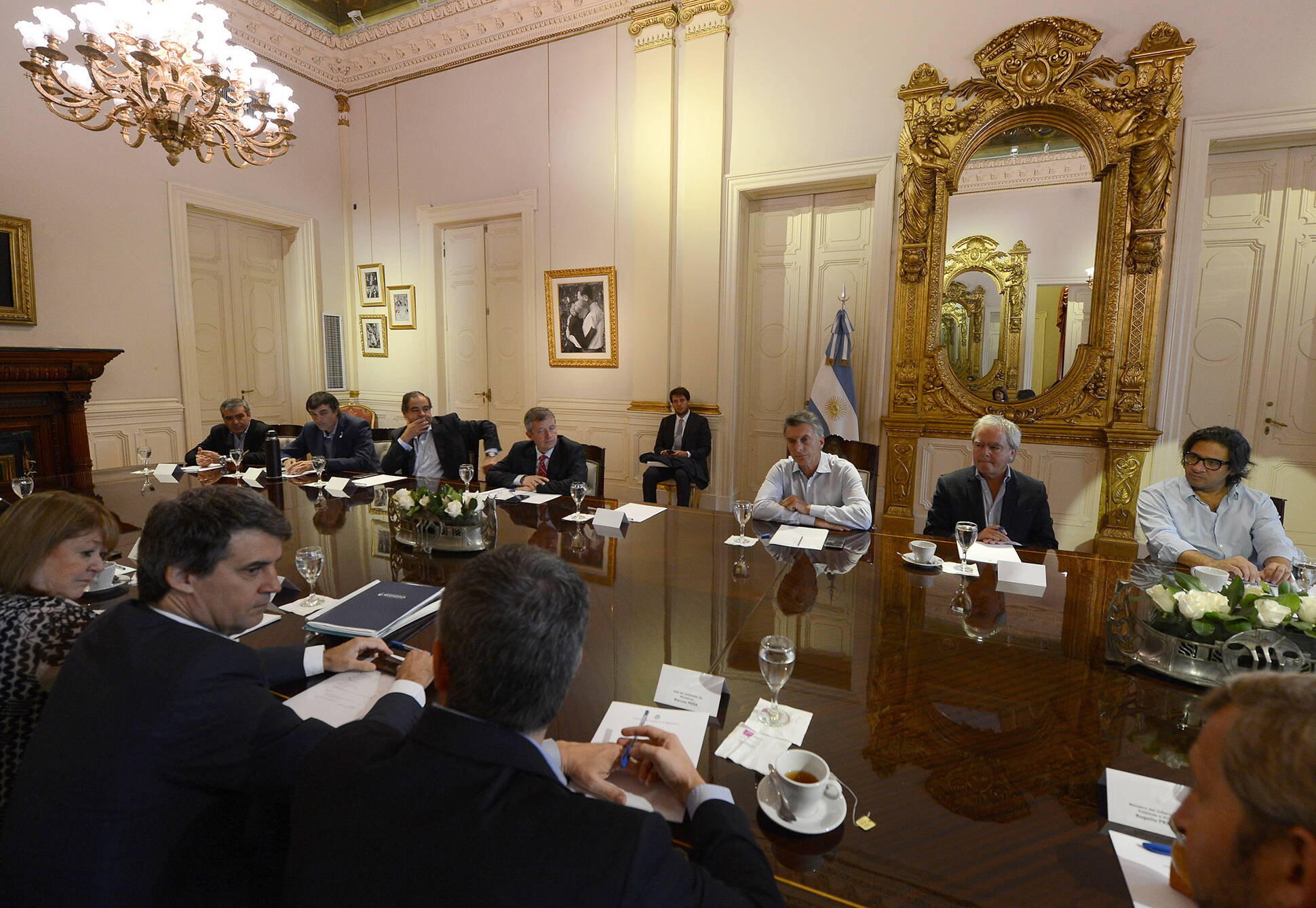 El Presidente encabezó en Casa Rosada una reunión de trabajo con parte del gabinete nacional.