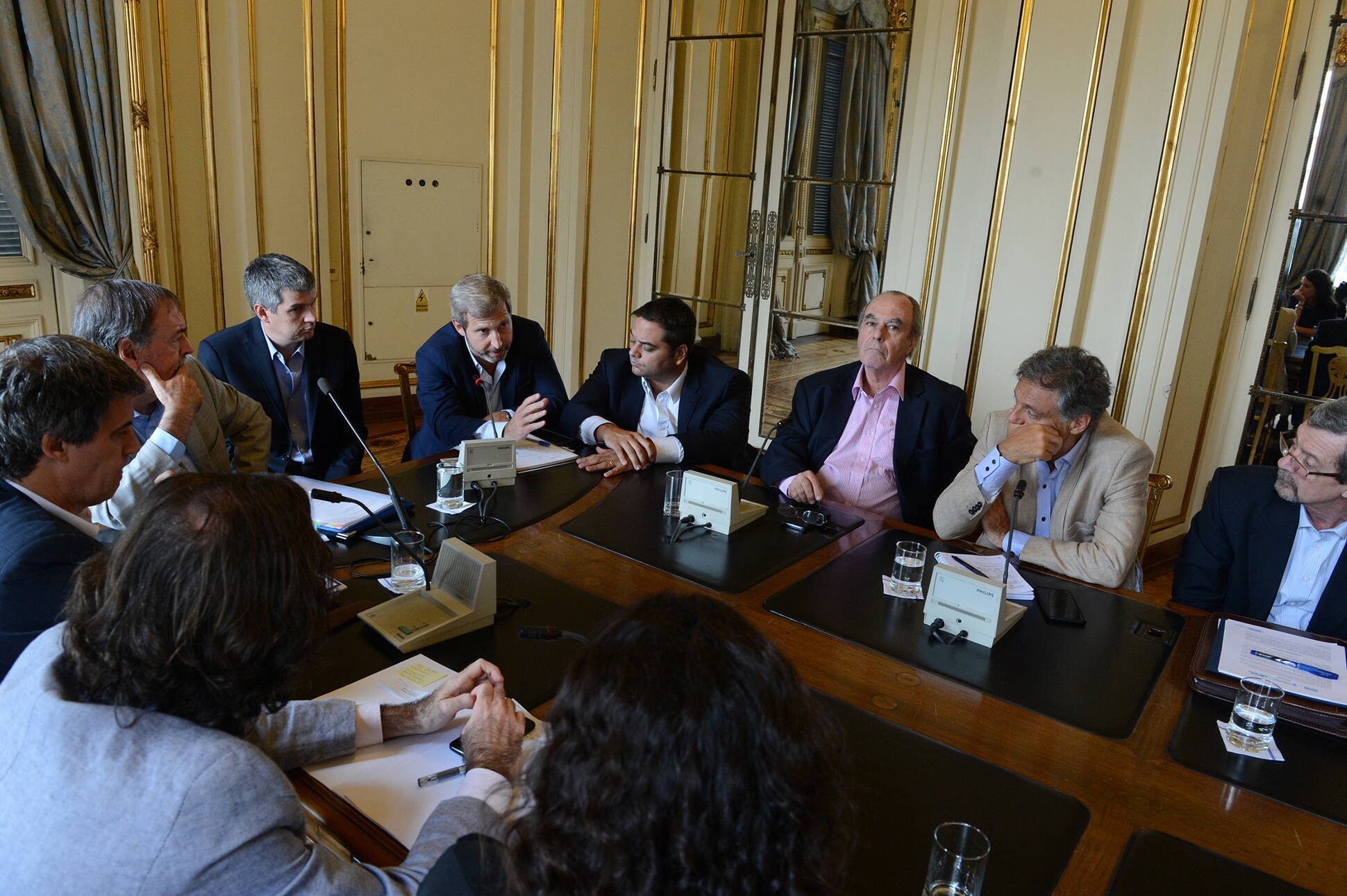 Rogelio Frigerio, Juan Schiaretti y funcionarios del Gobierno en Casa Rosada