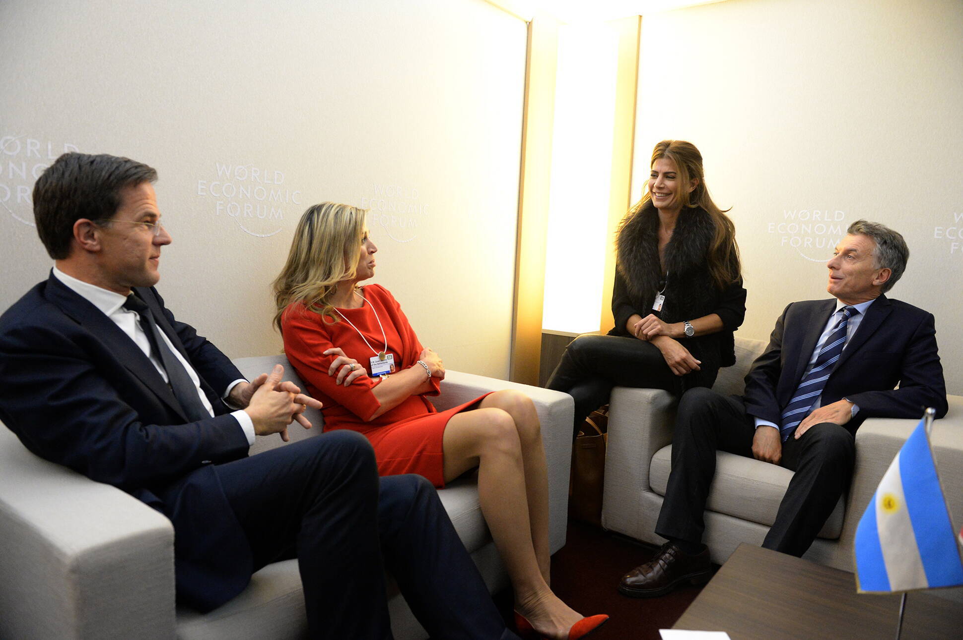 El Presidente, junto a su esposa Julinana Awada, se reunión con la reina Máxima y el Primer Ministro de Holanda.
