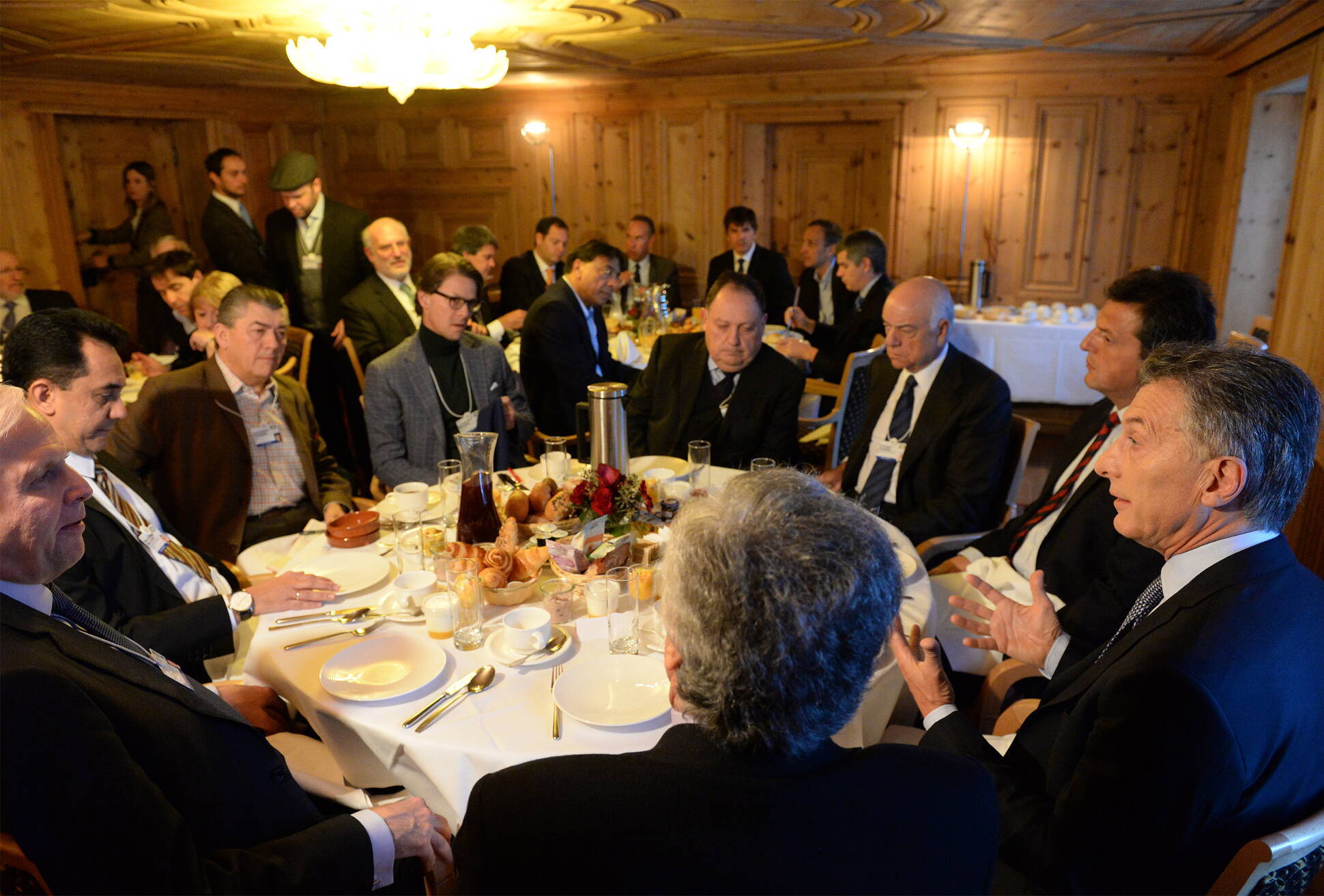El Presidente compartió un desayuno de trabajo co empresarios argentinos.