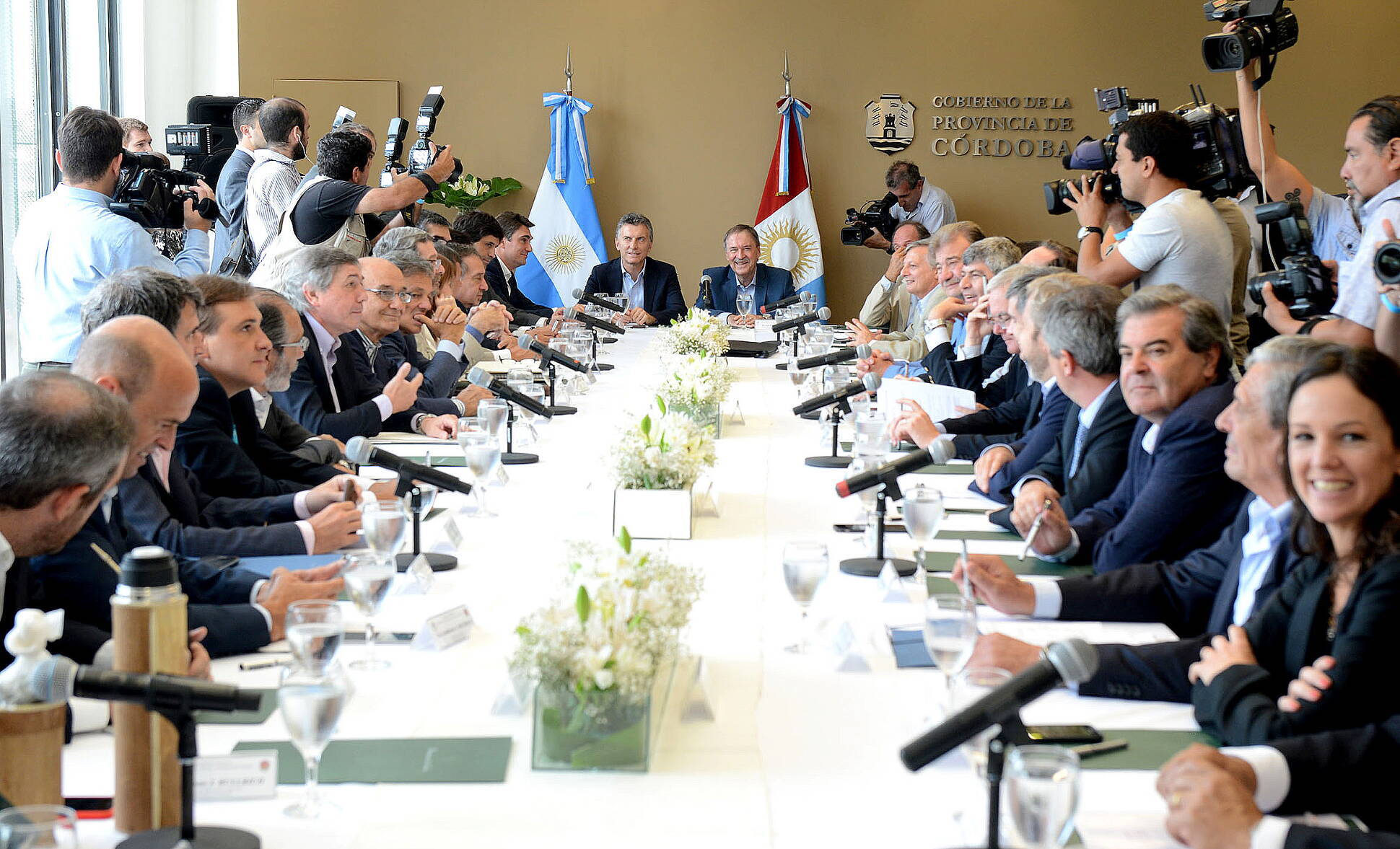 El Presidente junto al gobernador Juan Schiaretti, en la reunión conjunta de Gabinete.
