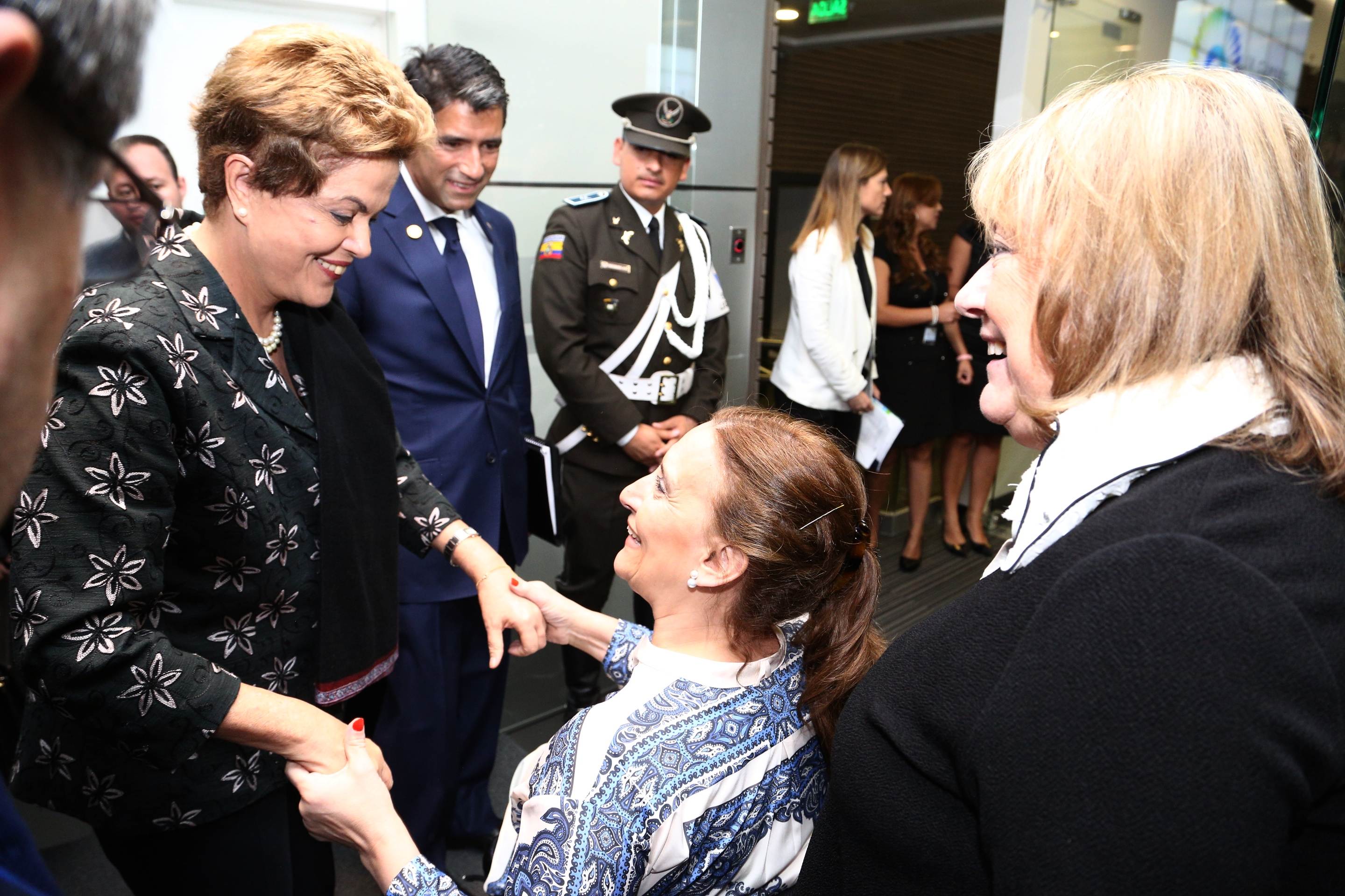 Gabriela Michetti, Dilma Rousseff y Susana Malcorra en la cumbre de la CELAC en Quito