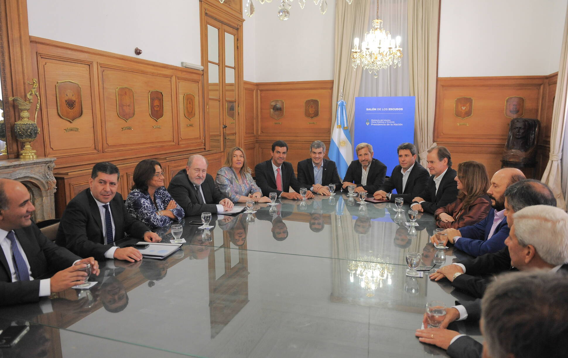 El ministro de Interior, Rogelio Frigerio, y el jefe de Gabinete, Marcos Peña, se reunieron con gobe