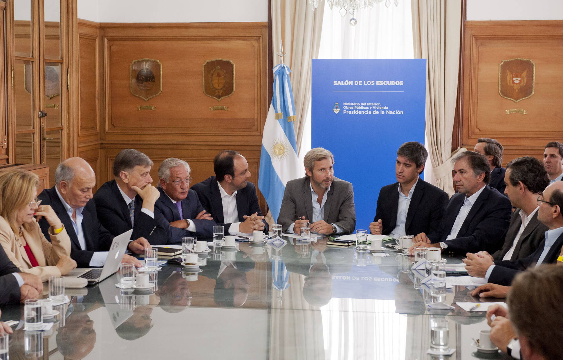 El ministro Frigerio se reunió con dirigentes partidarios por la reforma política.