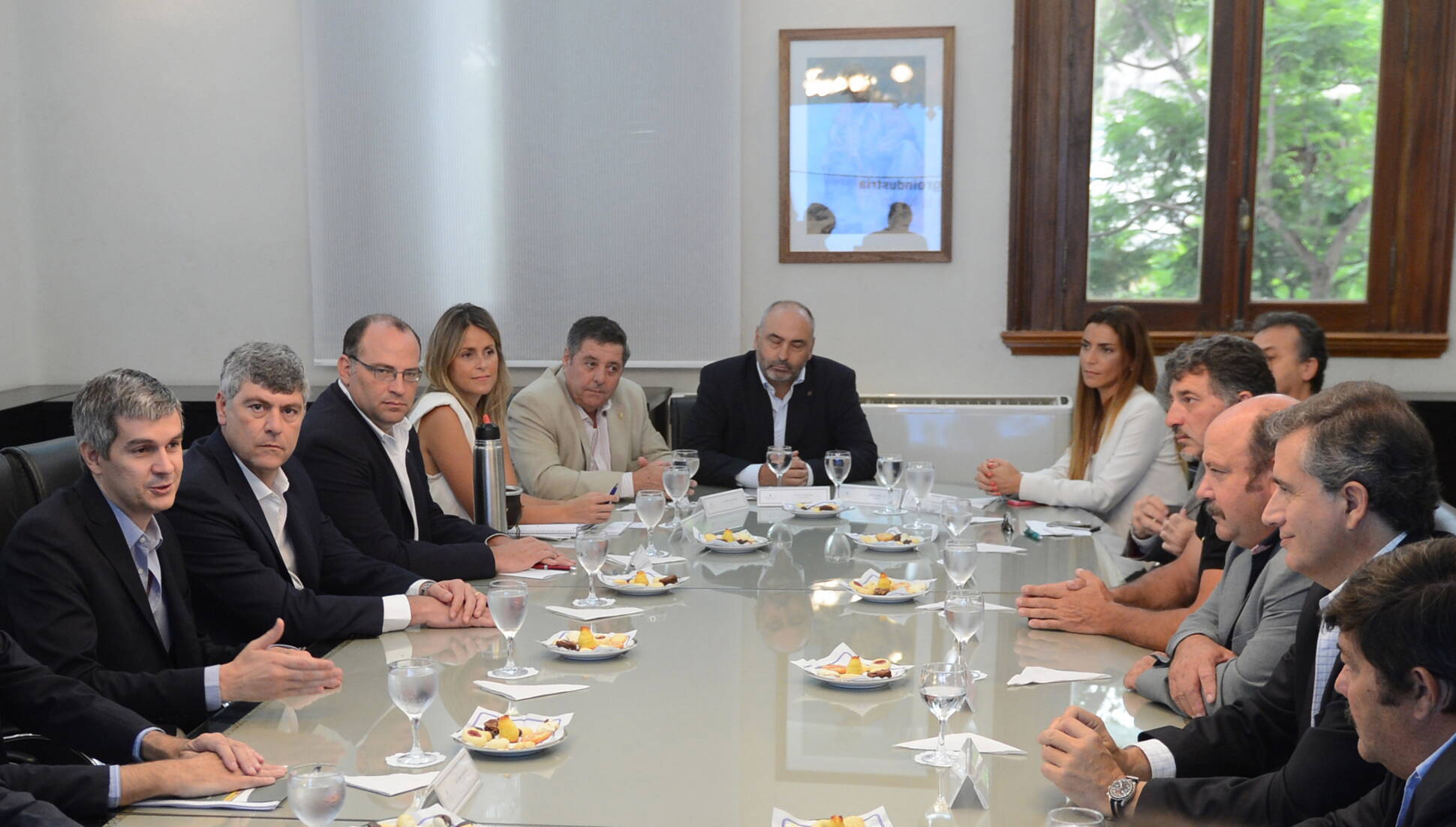 El jefe de Gabinete, Marcos Peña junto al ministro de Agroindustria, Ricardo Buryaile, recibieron a los titulares de la Mesa de Enlace.