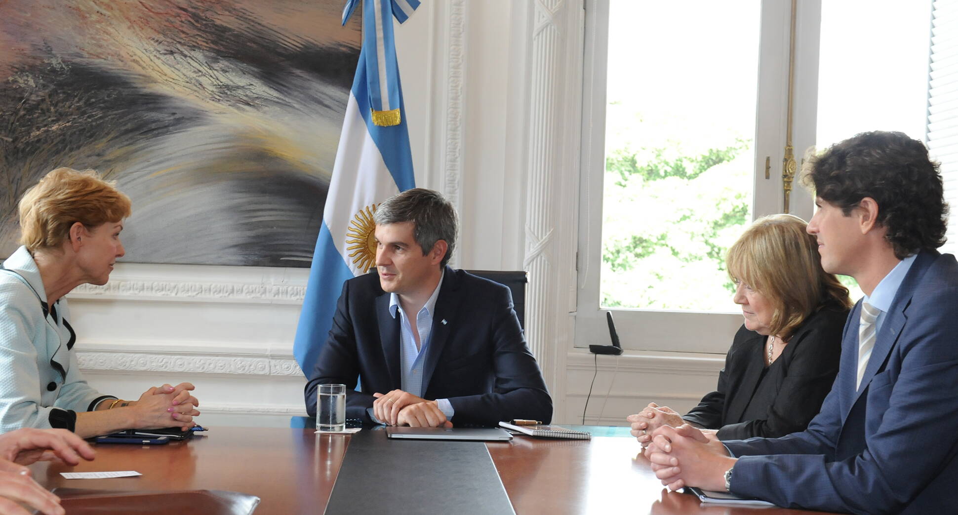 Marcos Peña y Susana Malcorra recibieron a Kristie Kenney