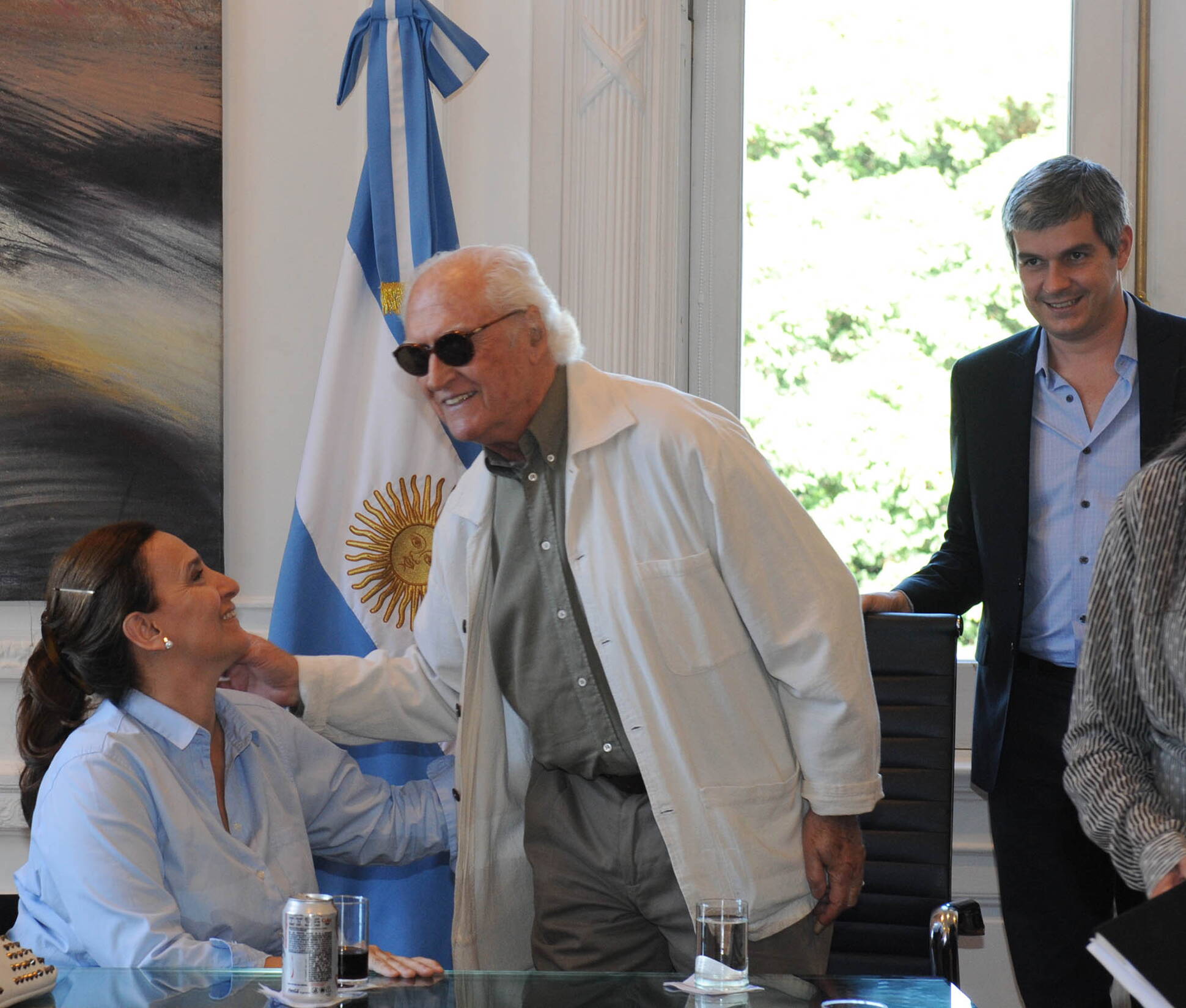 Gabriela Michetti y Marcos Peña con senadores nacionales