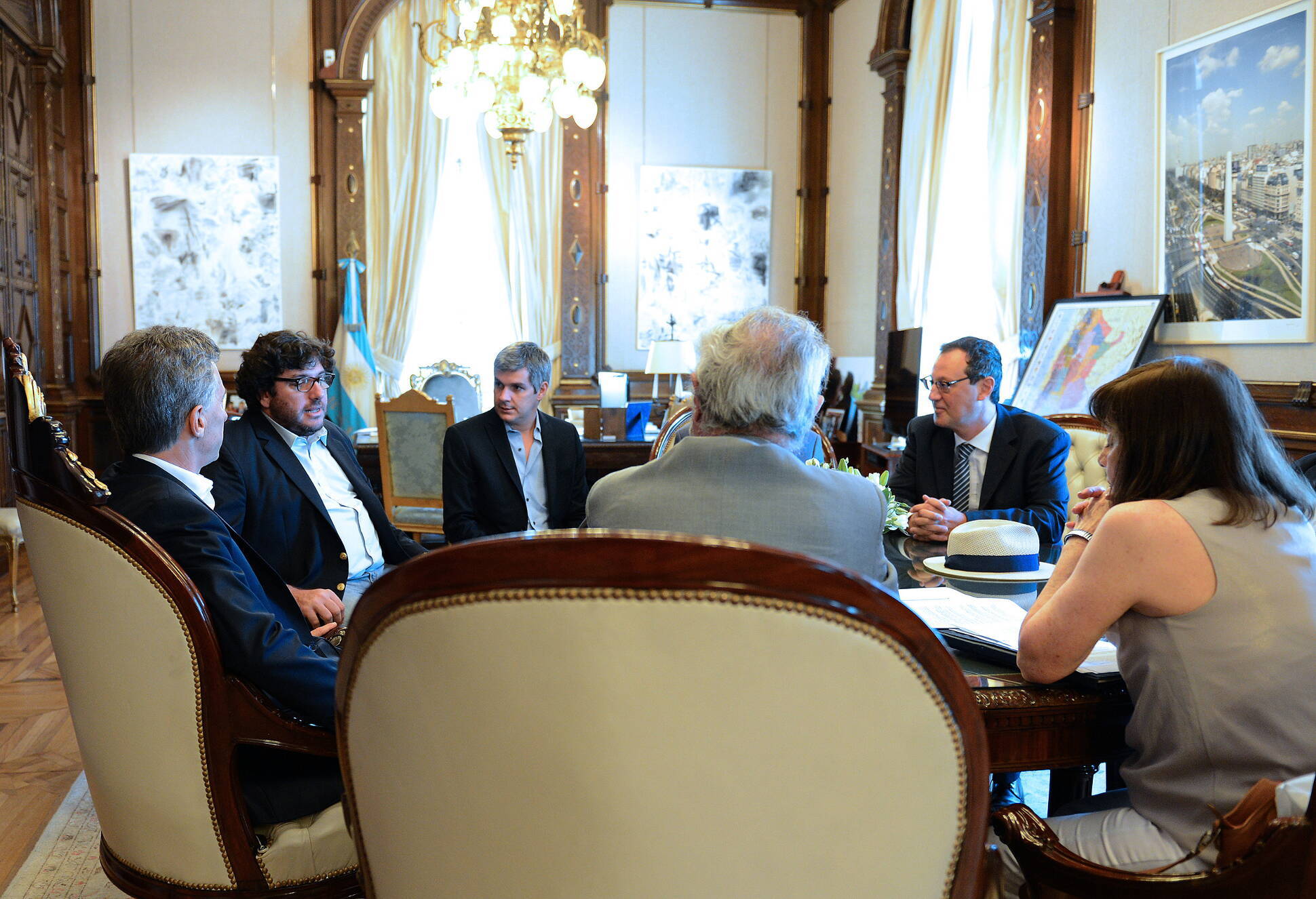 El Presidente encabezó un encuentro con el Club Político Argentino, en Casa Rosada.