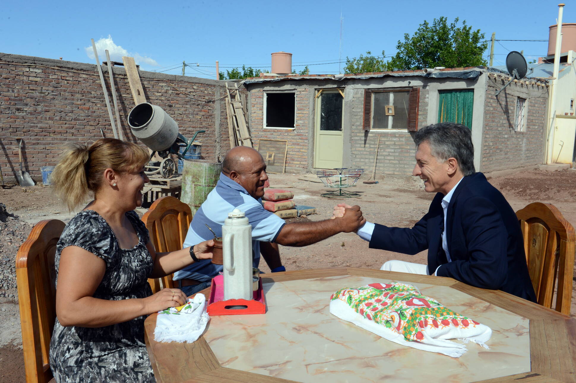 El Presidente Mauricio Macri visitó a Oscar Pinto, dueño de una empresa familiar que se dedica a la producción minera.