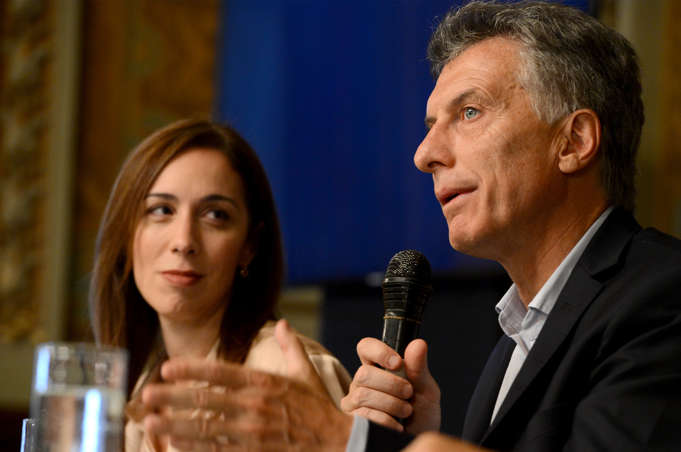 El Presidente  junto a la gobernadora de Buenos Aires, María Eugenia Vidal,  durante la reunión de Gabinete ampliado en La Plata.