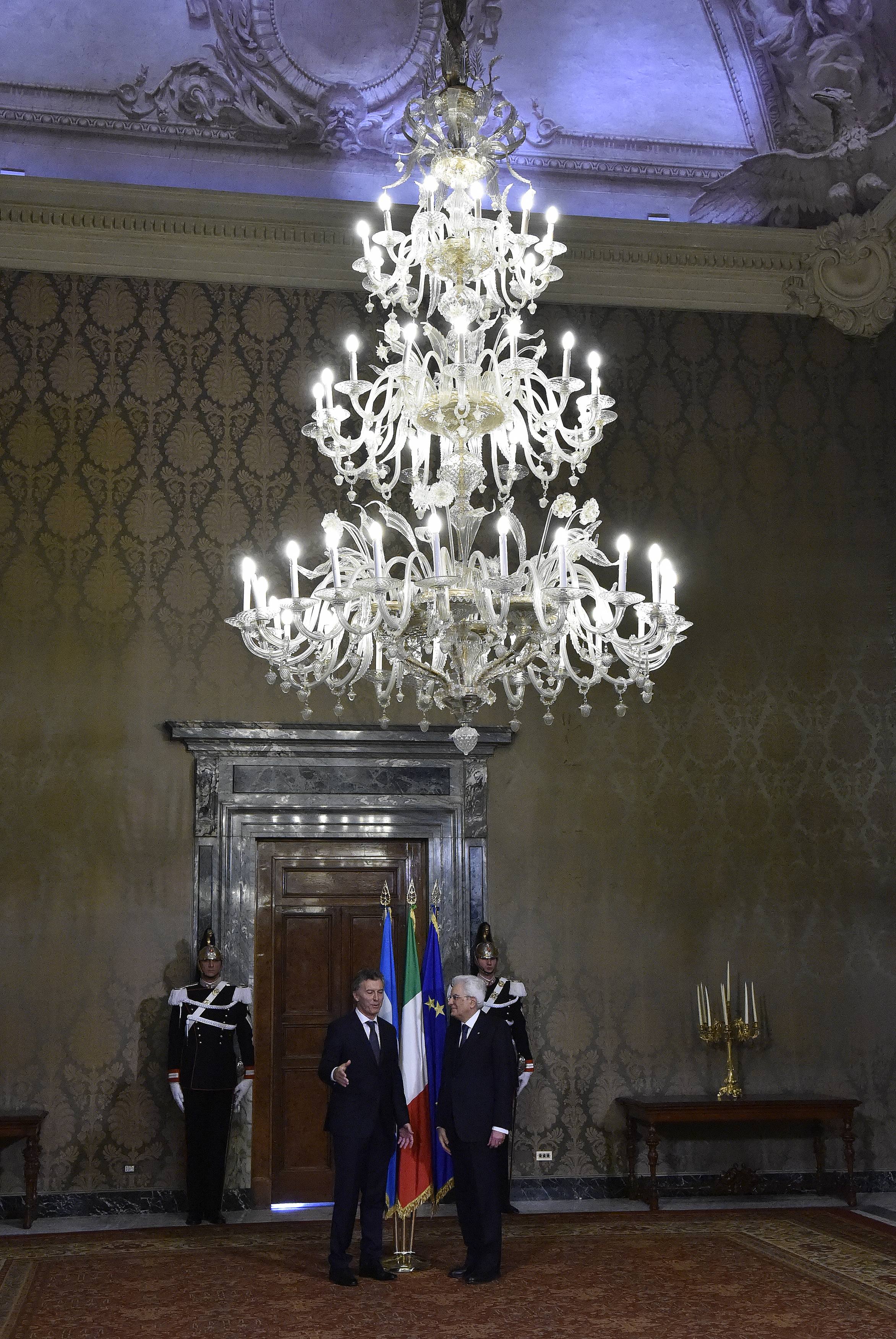 El Presidente Mauricio Macri y su esposa, la Primera Dama Juliana Awada, compartieron un almuerzo con el Presidente de la República Italiana, Sergio Mattarella, en el Palacio de Quirinale.