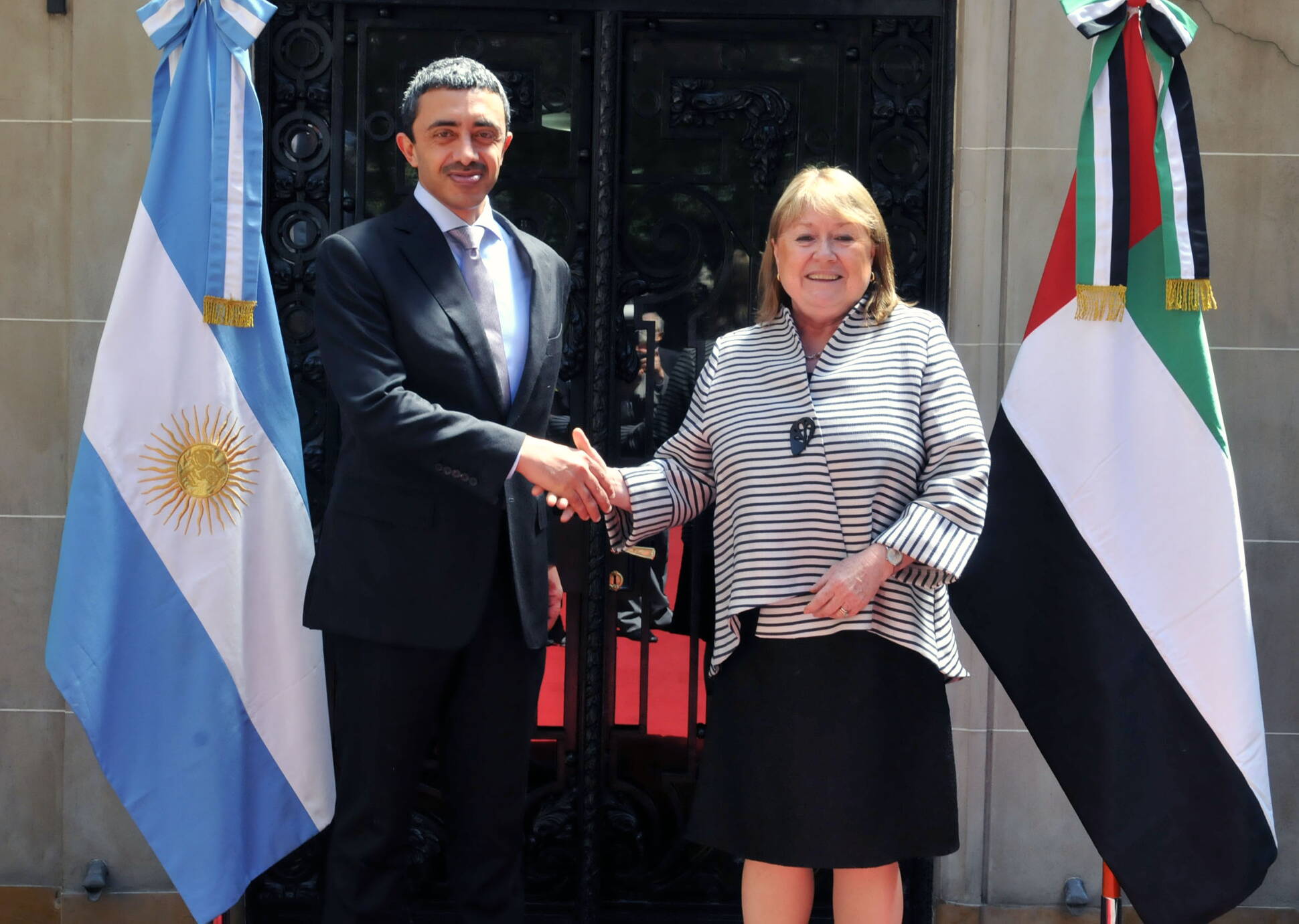 Argentina y Emiratos Árabes acuerdan intercambio de información en materia tributaria