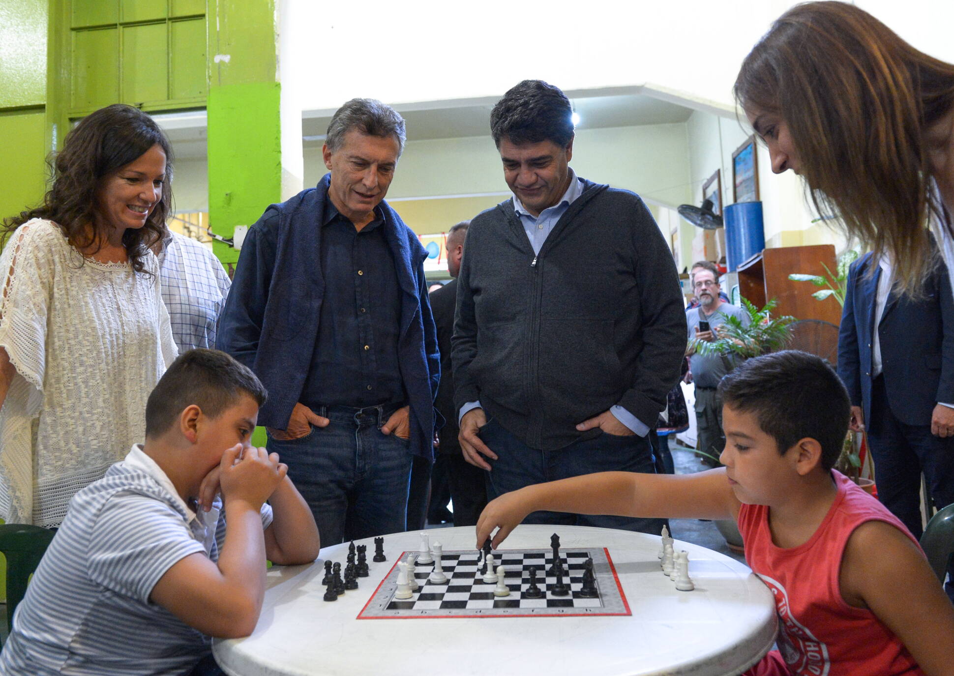 Macri visitó un centro comunitario en Vicente López.