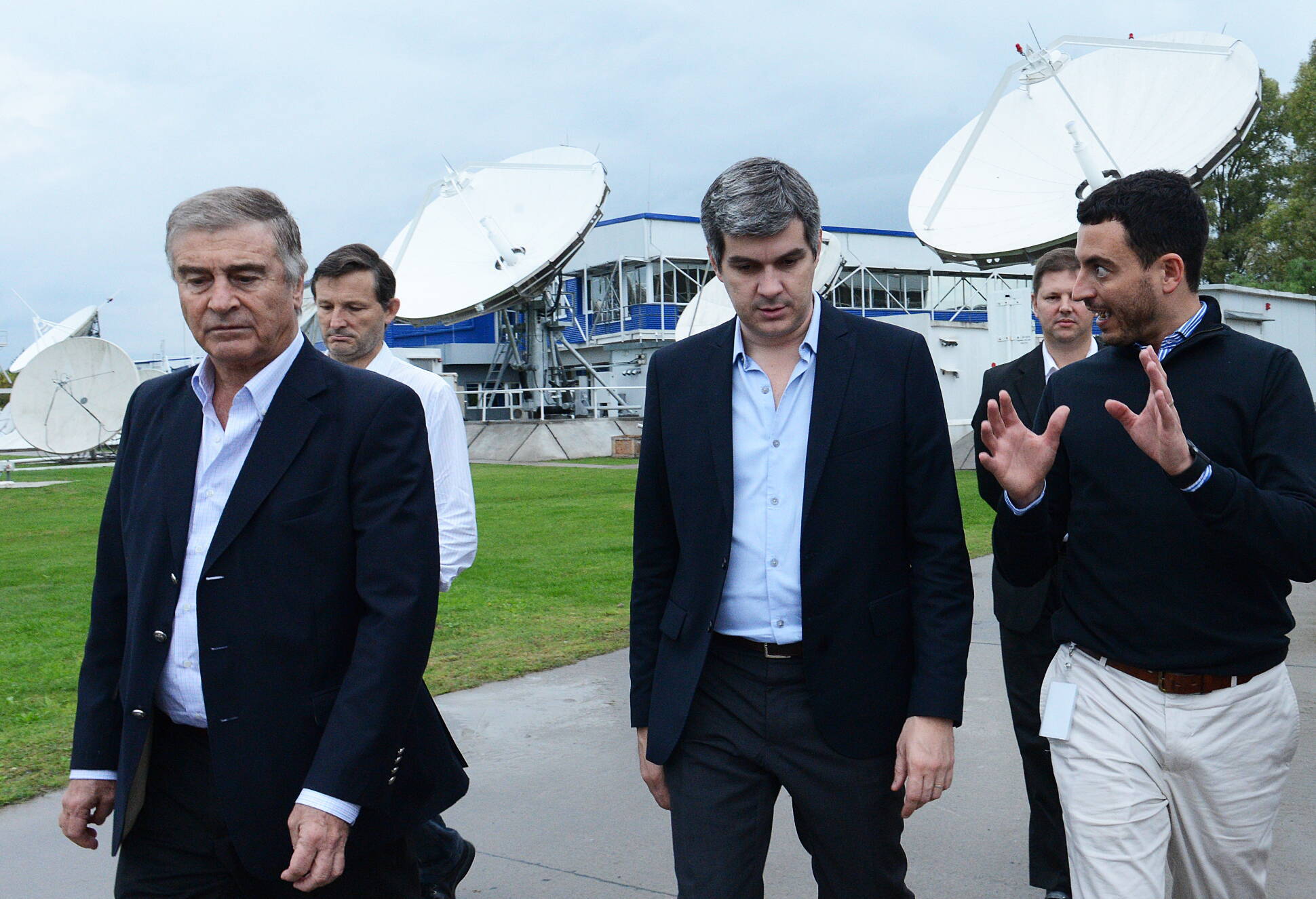 Peña y Aguad recorrieron la Estación Terrena de ARSAT