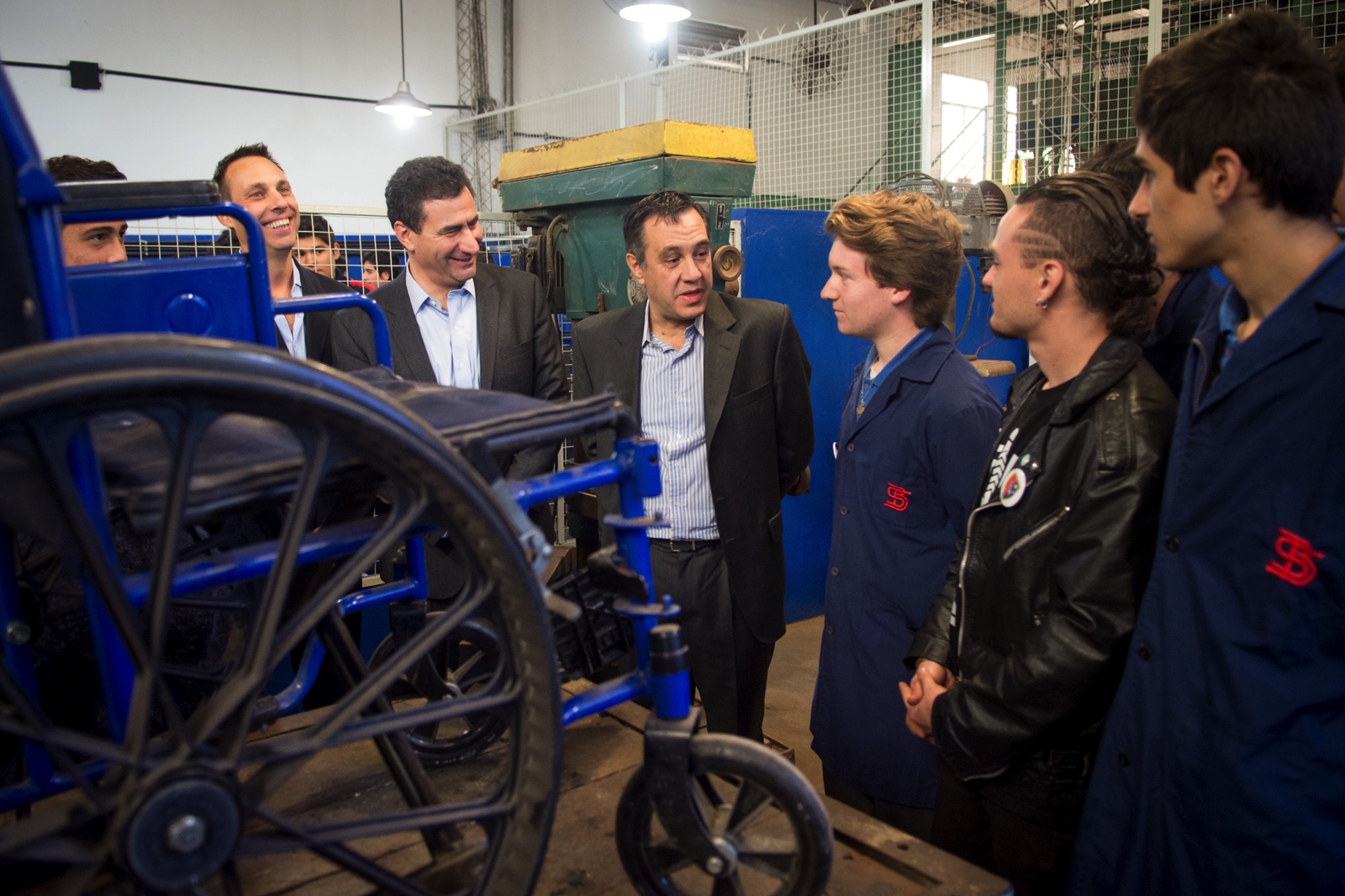 Alumnos de escuelas técnicas repararán sillas de ruedas para el PAMI