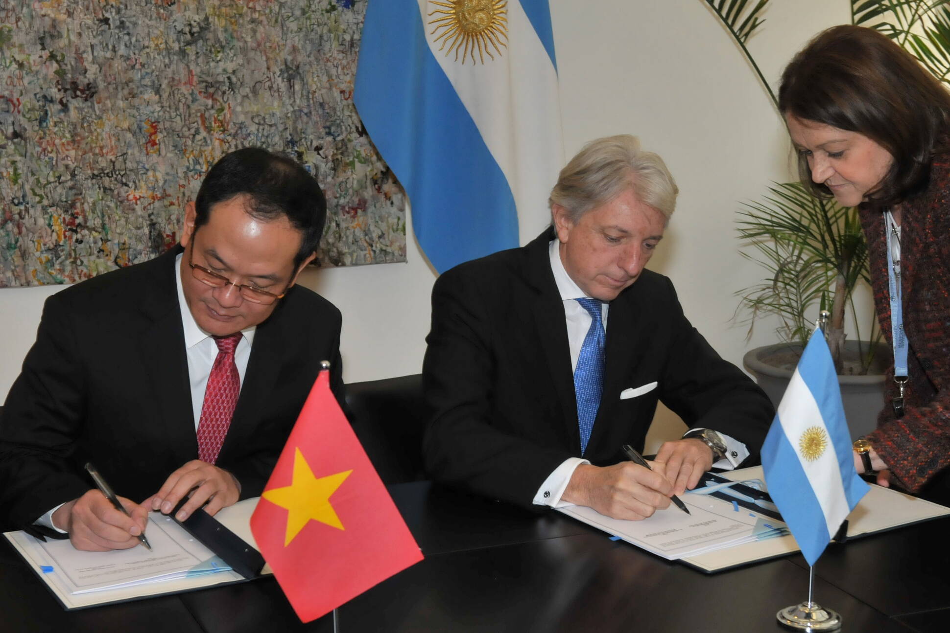 Argentina profundiza las relaciones bilaterales con Vietnam