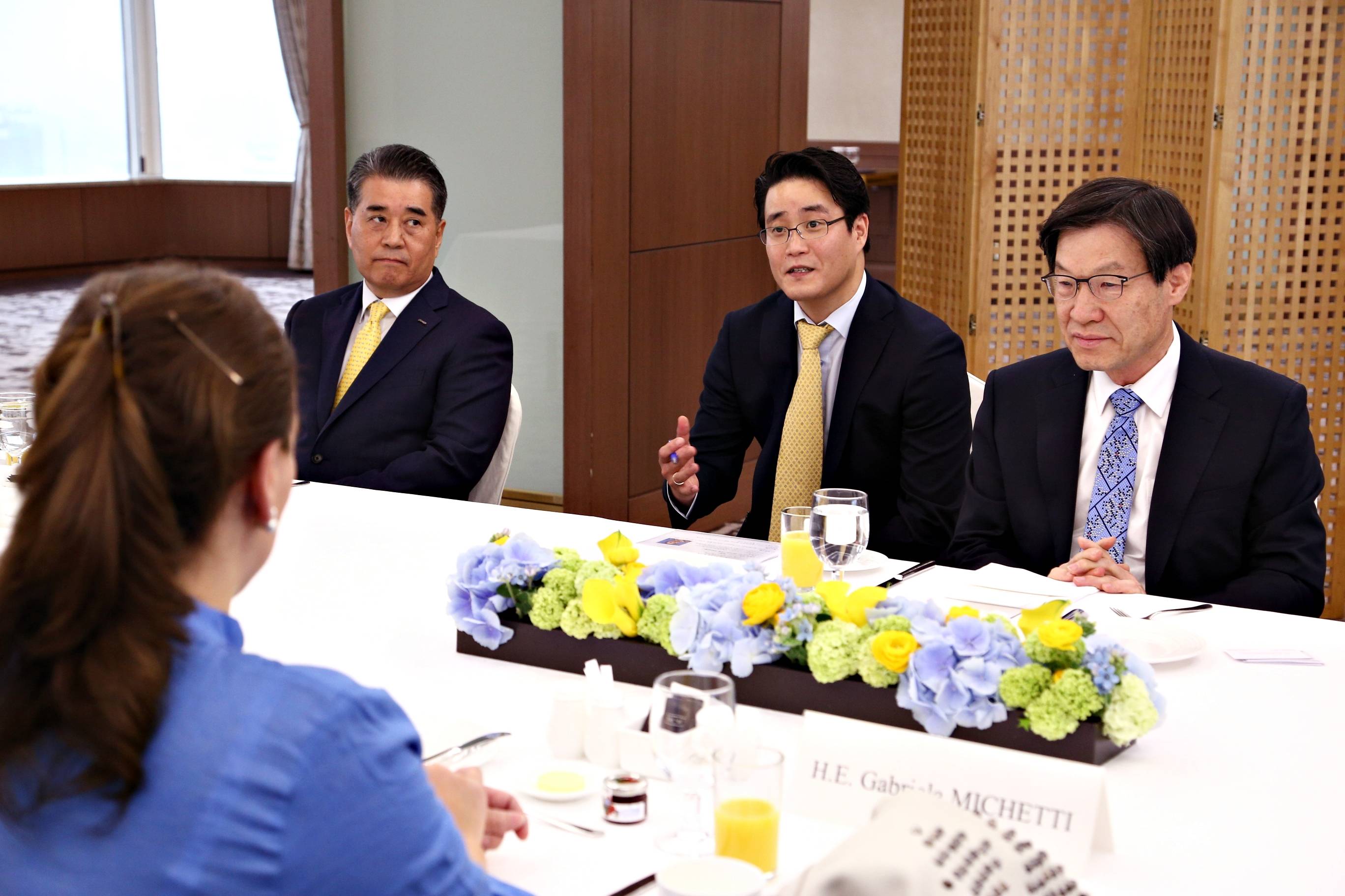 Encuentro con Directivos de Posco, Samsung y Hyundai