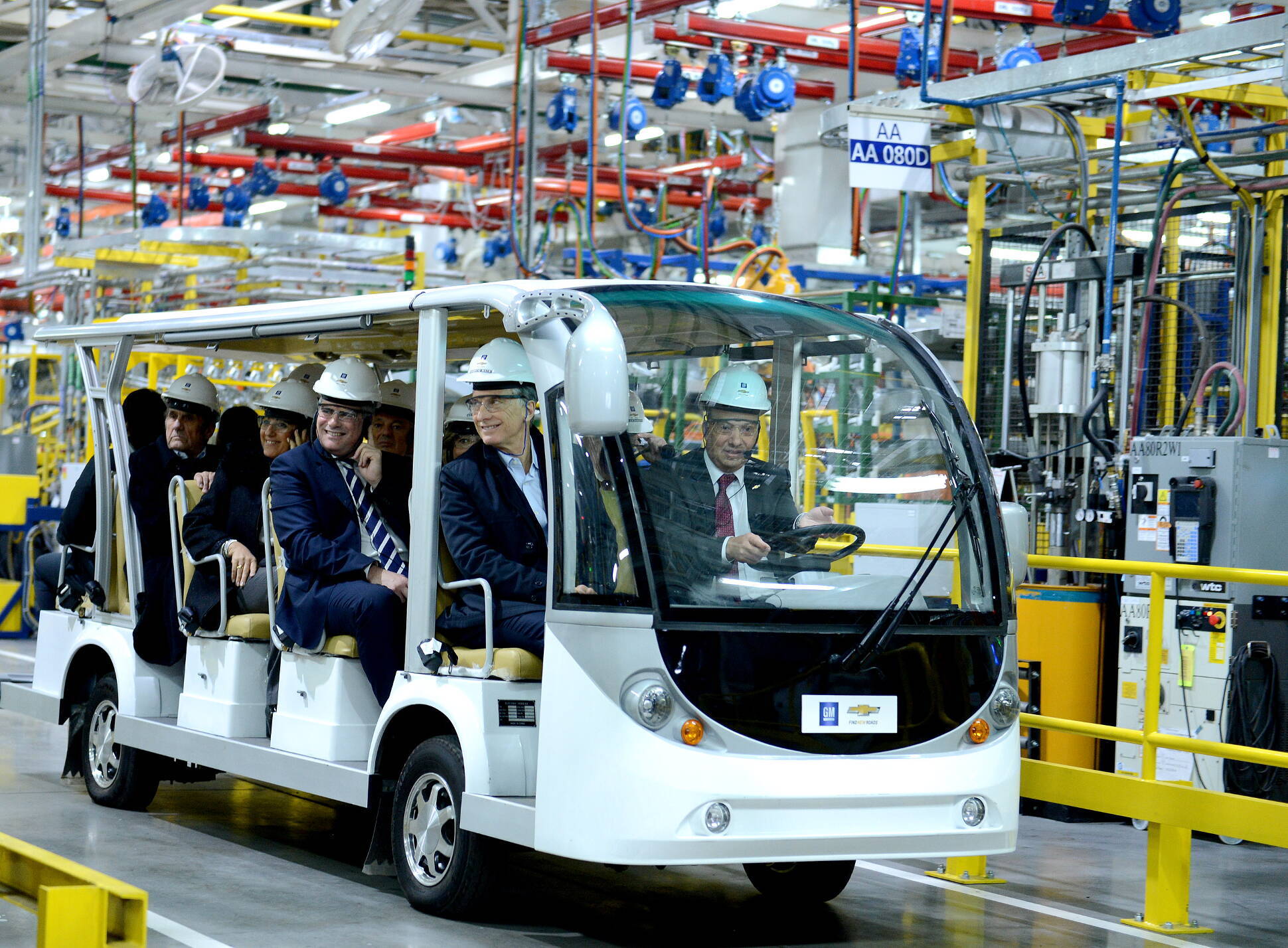 El Presidente visitó en Rosario la planta de General Motors