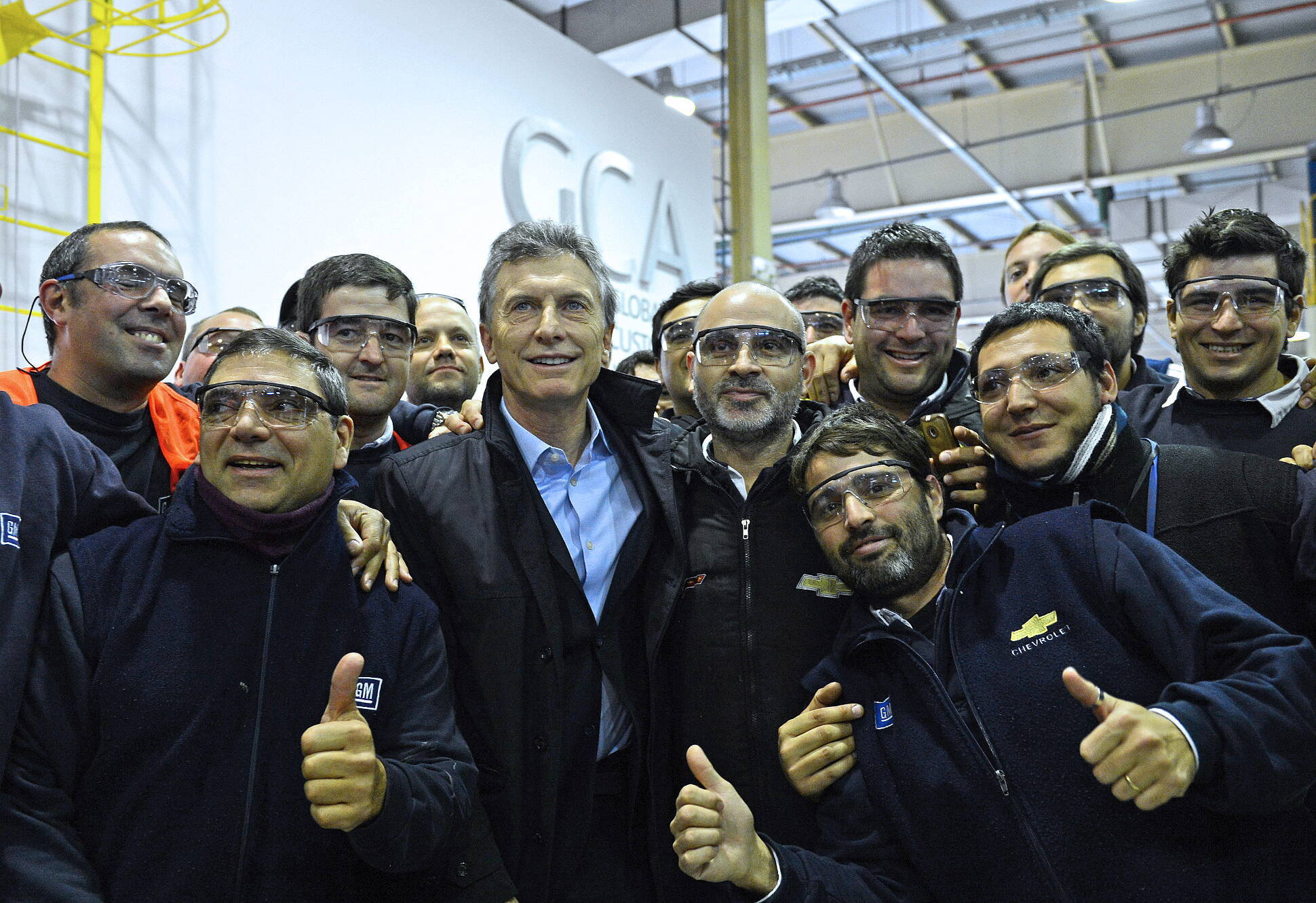 El Presidente visitó en Rosario la planta de General Motors
