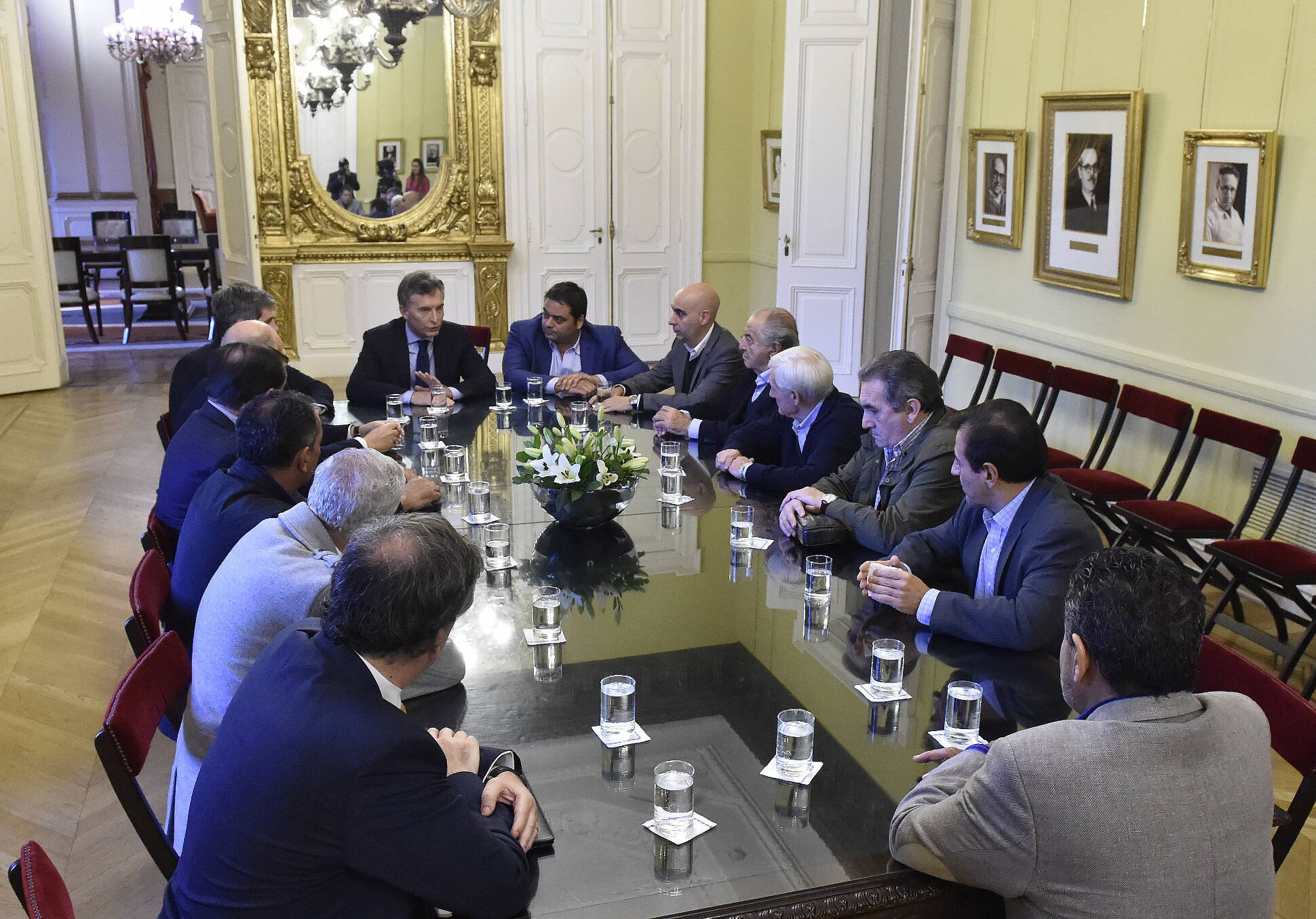 El Gobierno firmó acuerdo de estabilidad laboral con empresarios