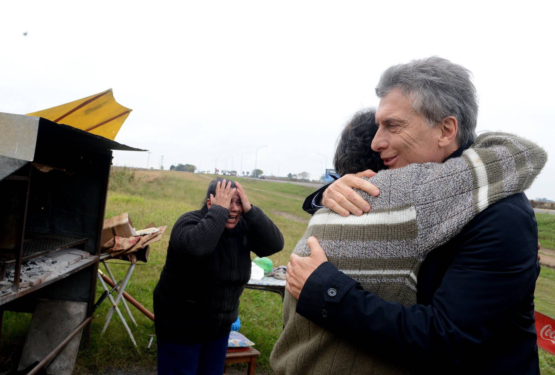 El Presidente visitó a un vendedor de tortas santiagueñas que le envió una carta tras asumir