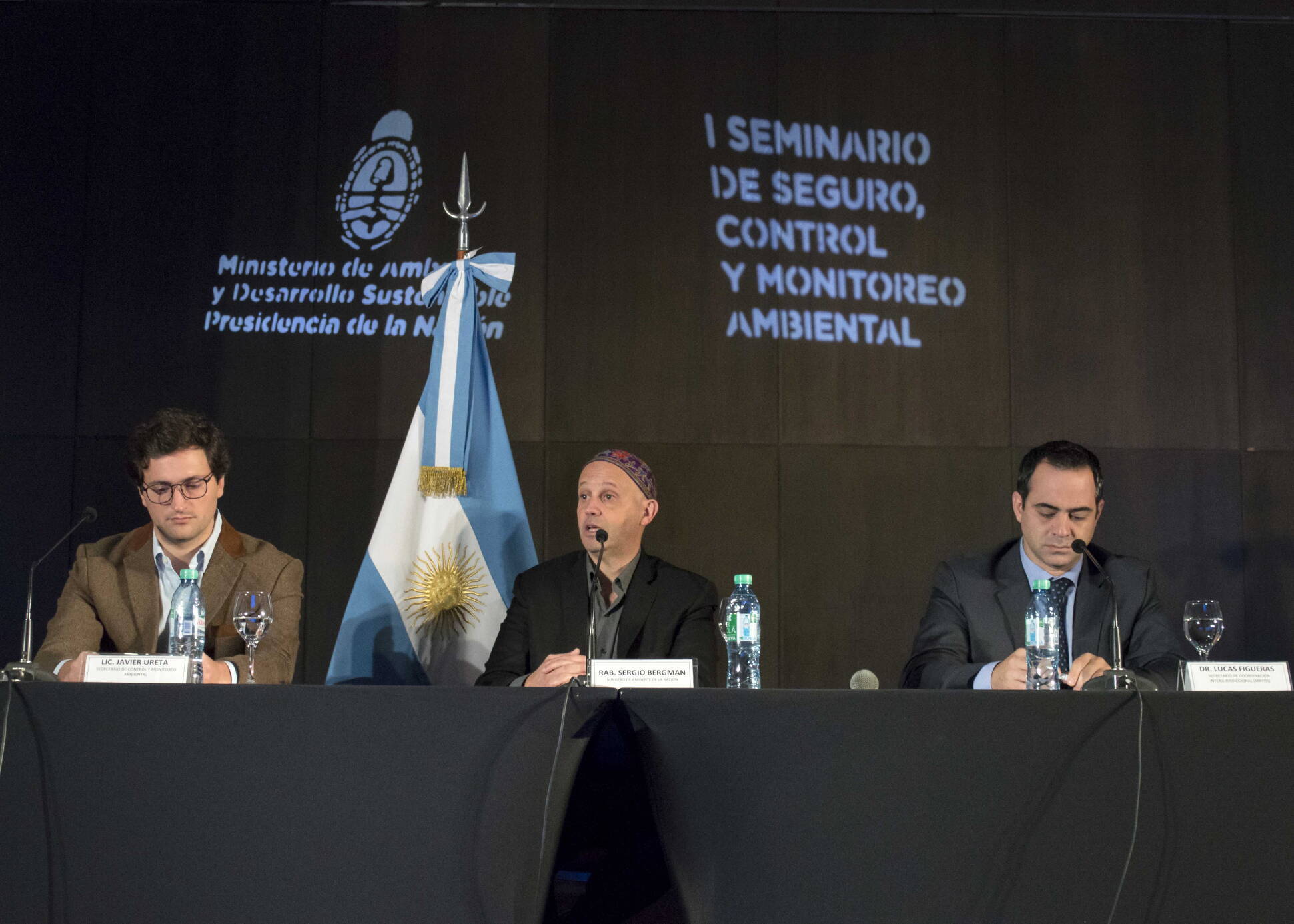 Los gobiernos nacional, bonaerense y porteño acuerdan mejorar los controles ambientales