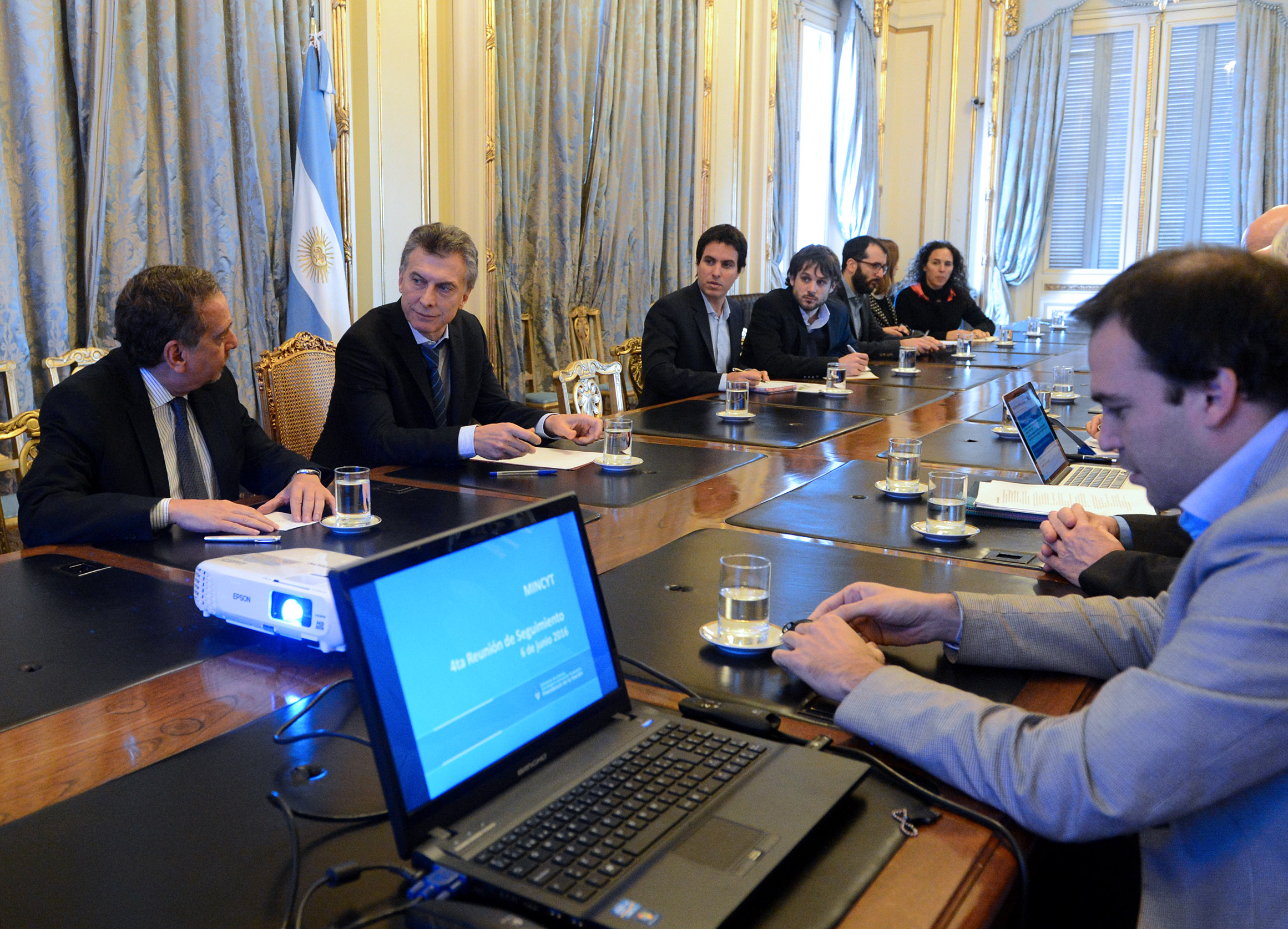 Macri encabezó reuniones de seguimiento de gestión con los ministerios de Salud y de Ciencia