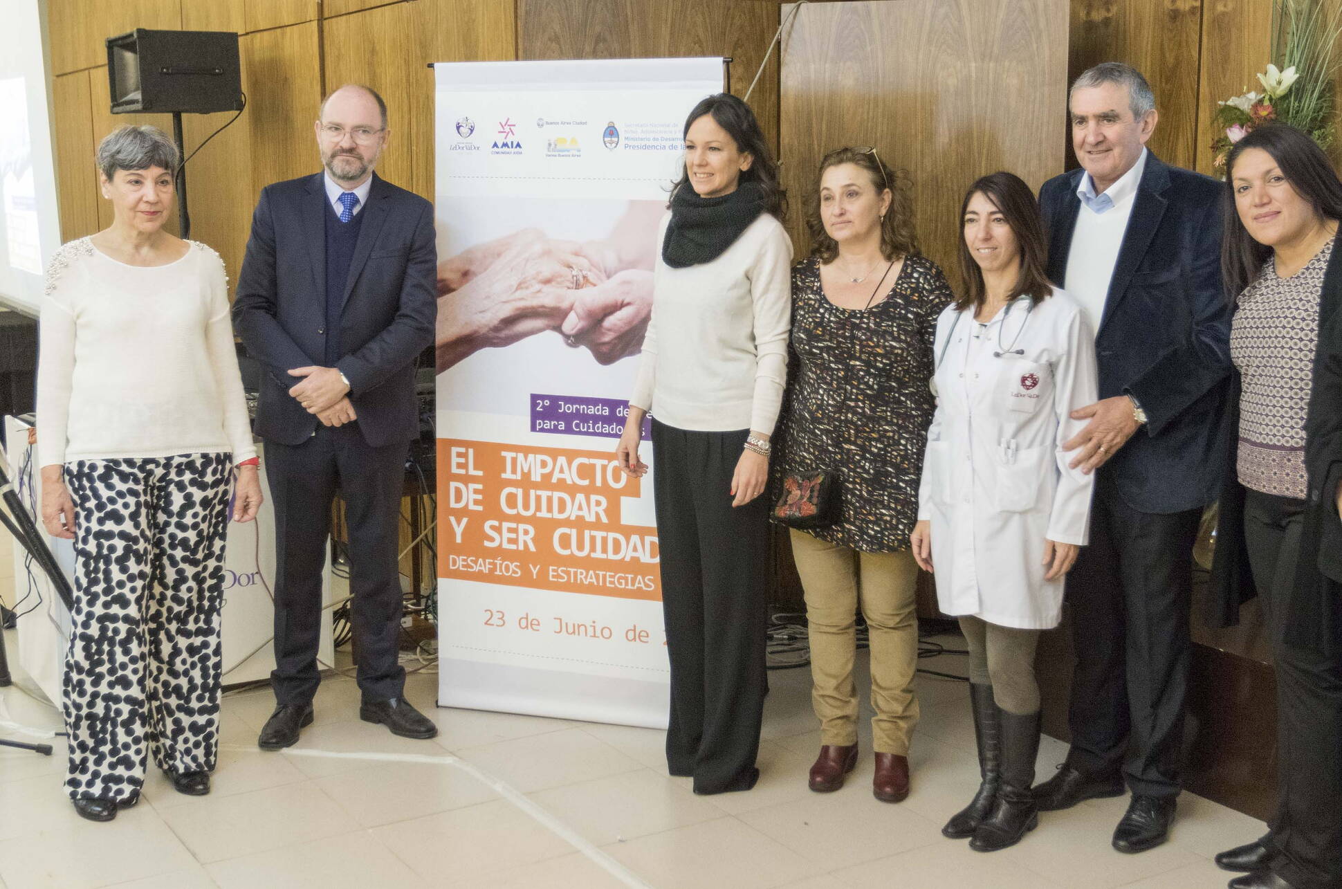 El Ministerio de Desarrollo Social capacitó a mil cuidadores domiciliarios de adultos mayores