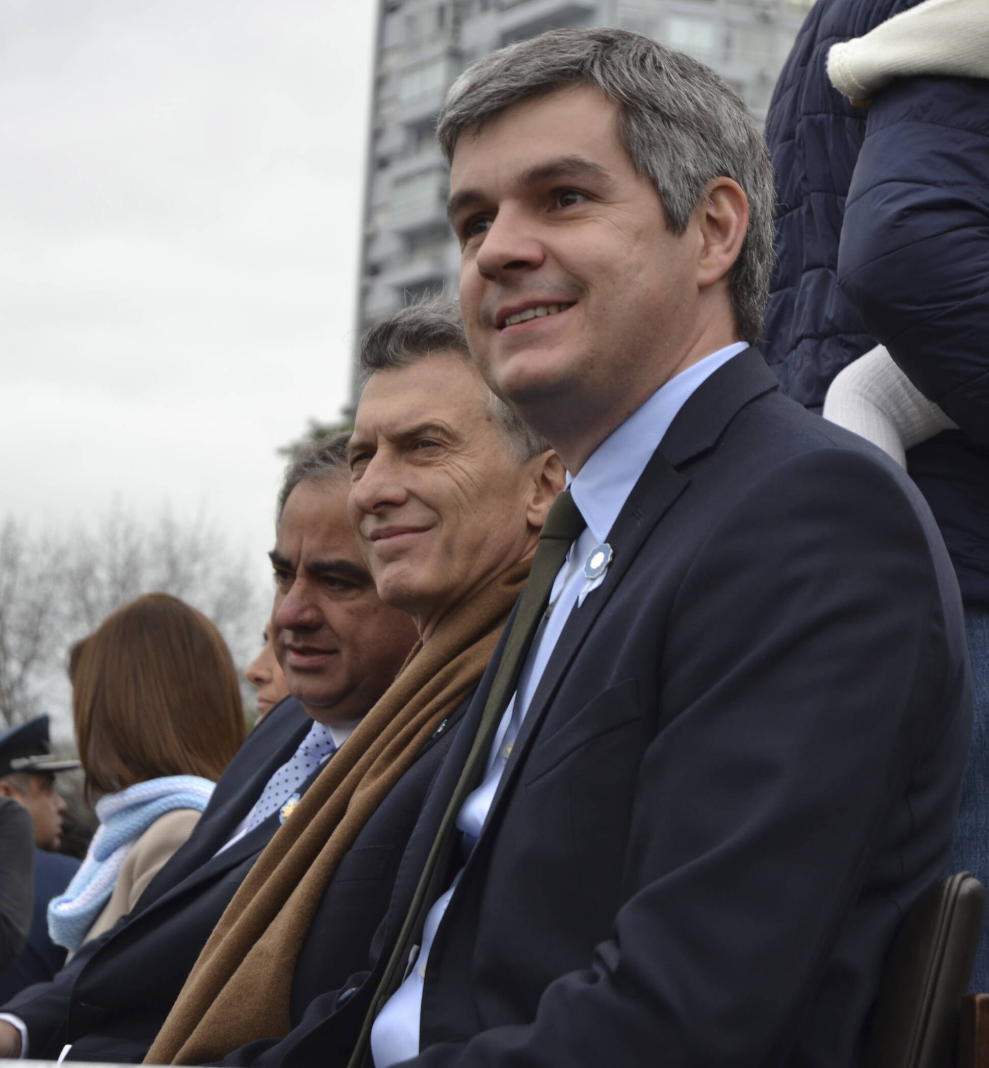 El Presidente asistió al cierre del desfile militar por el Bicentenario